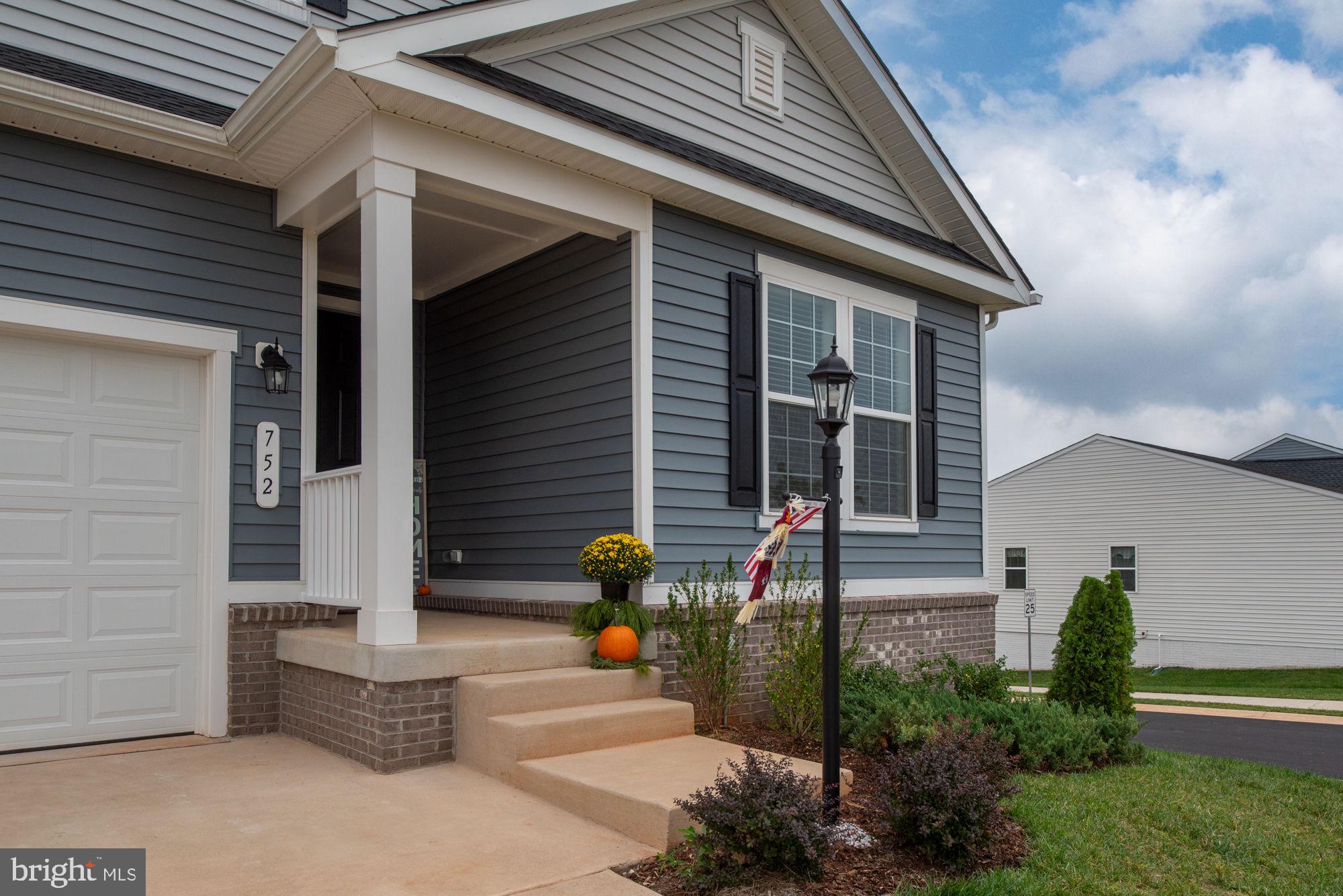 ROUND HILL MEADOWS - Residential