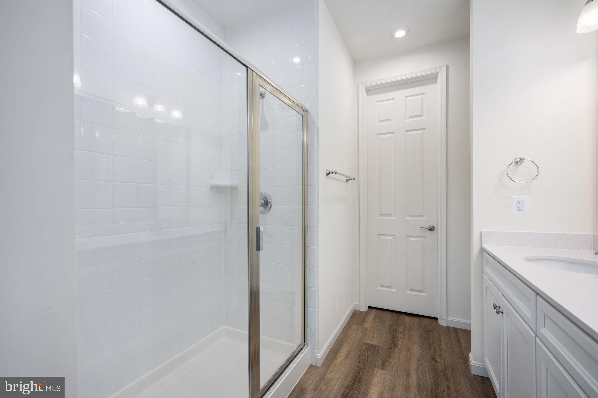 ROUND HILL MEADOWS - Residential