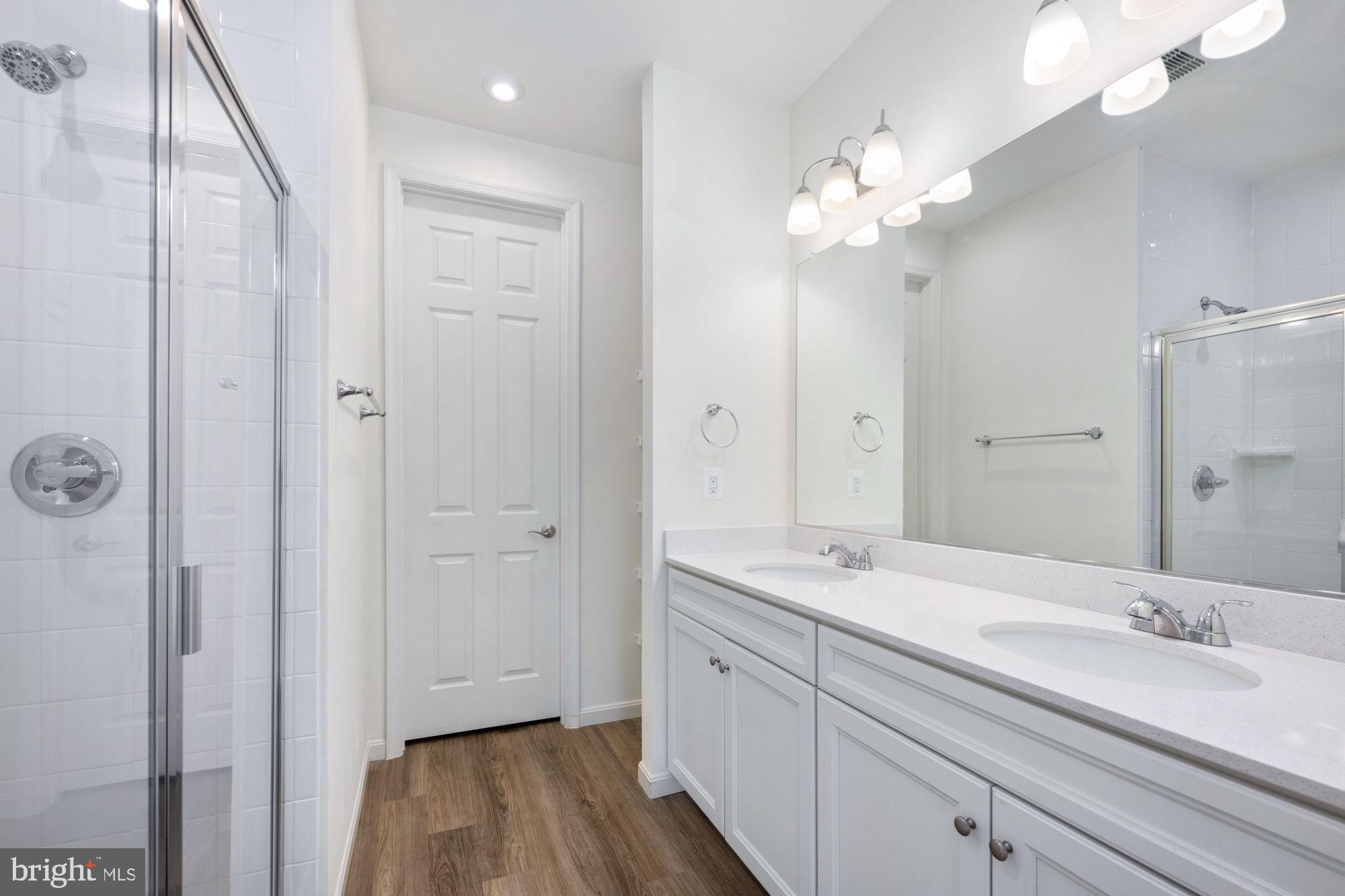 ROUND HILL MEADOWS - Residential