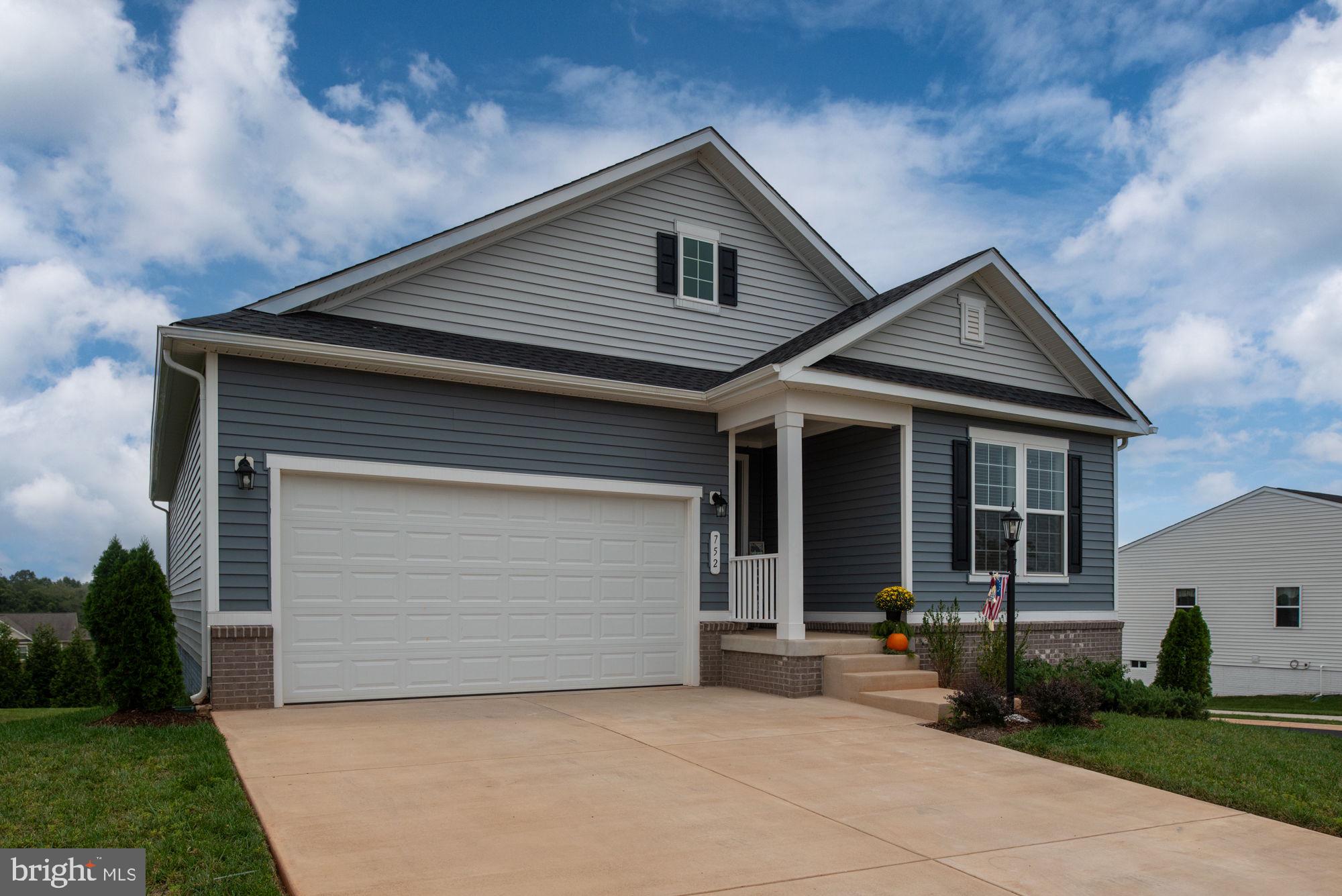 ROUND HILL MEADOWS - Residential