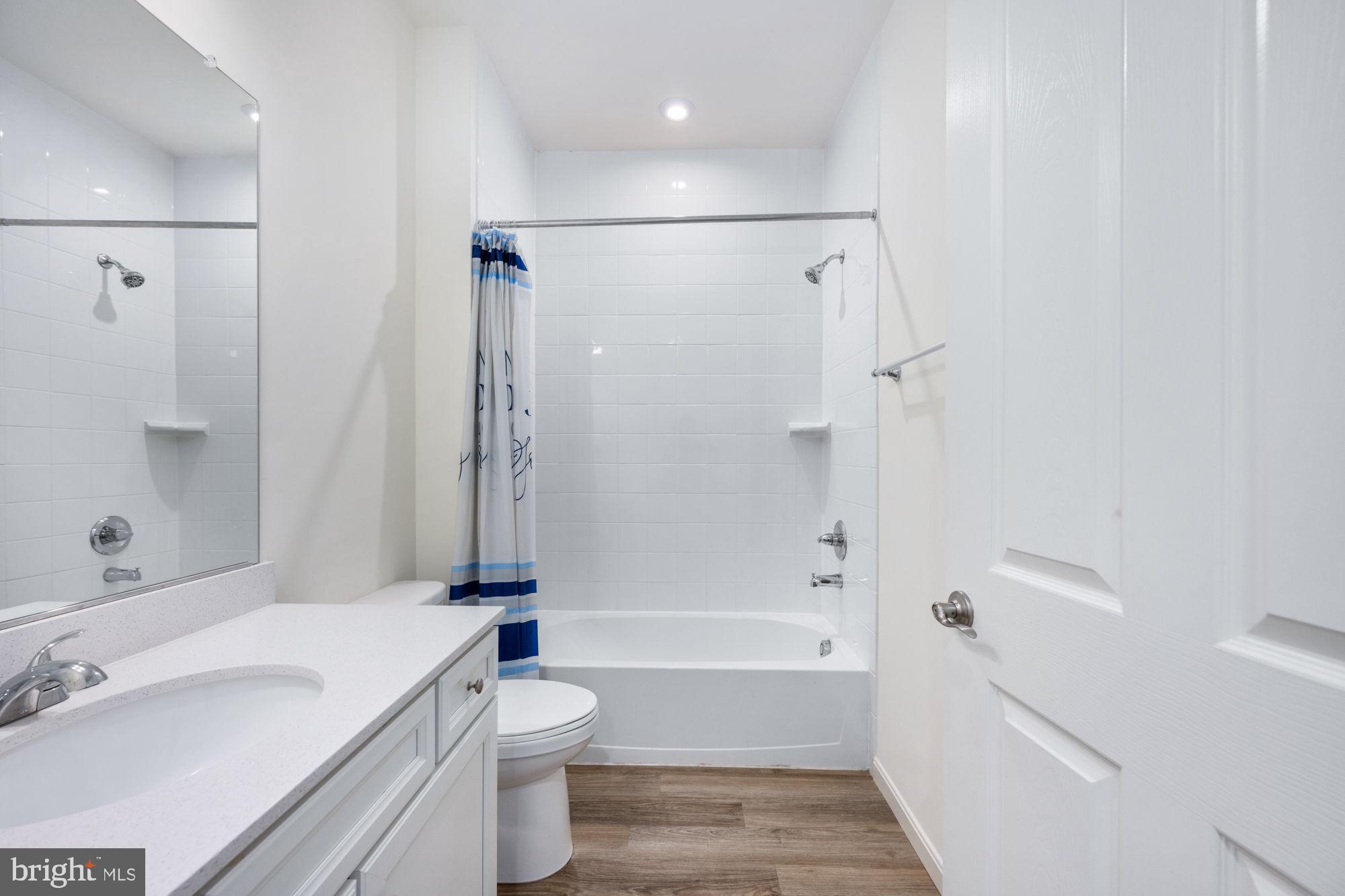 ROUND HILL MEADOWS - Residential