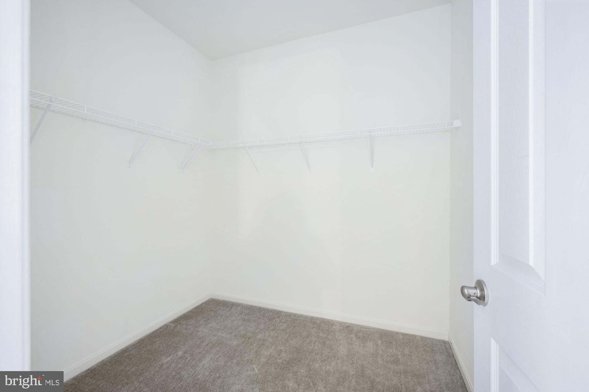 ROUND HILL MEADOWS - Residential