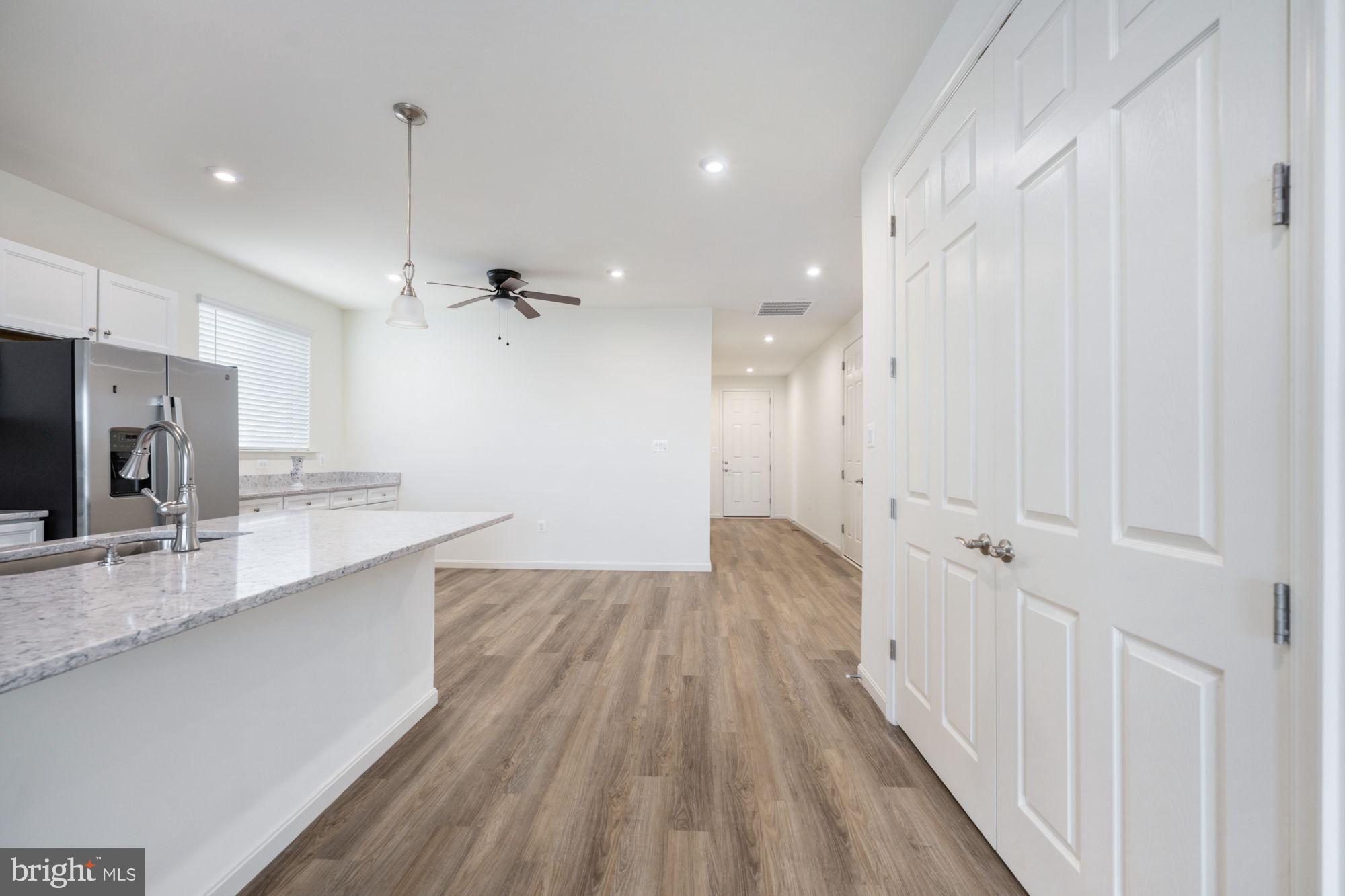 ROUND HILL MEADOWS - Residential