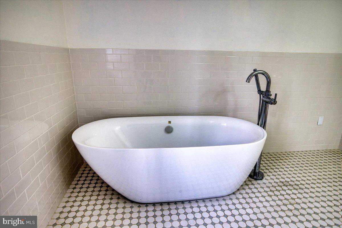 VALLEY FORGE MTN - Residential Lease