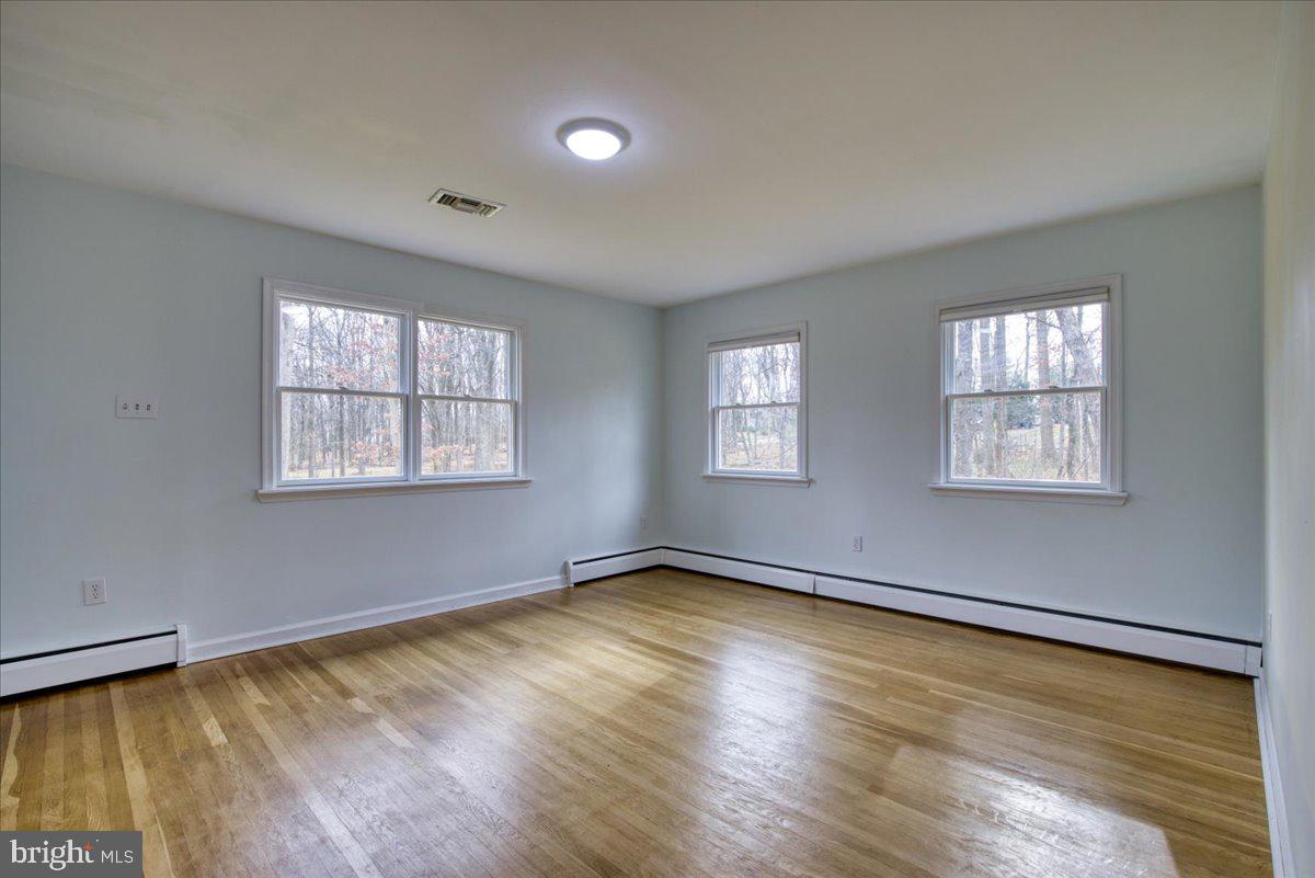 VALLEY FORGE MTN - Residential Lease