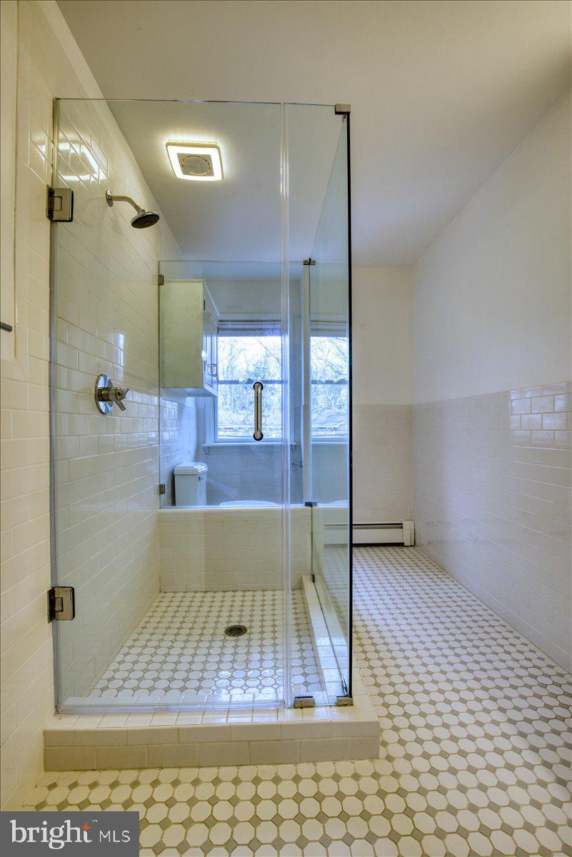 VALLEY FORGE MTN - Residential Lease