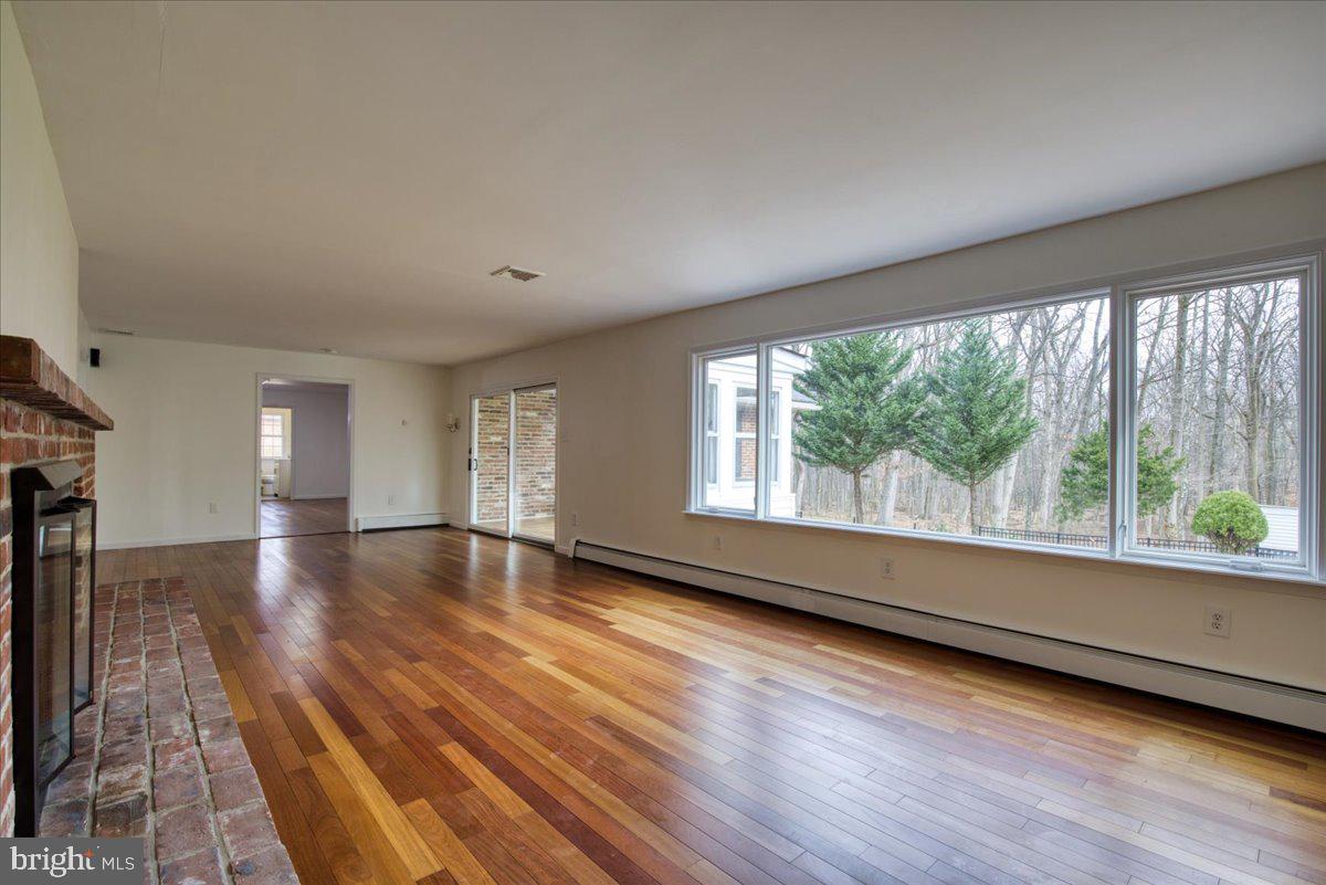 VALLEY FORGE MTN - Residential Lease