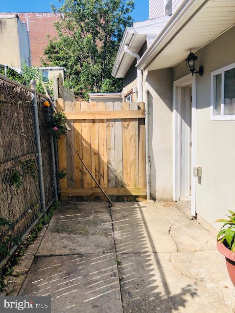 OLDE KENSINGTON - Residential Lease