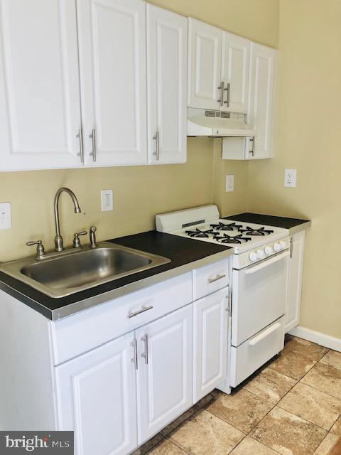 OLDE KENSINGTON - Residential Lease