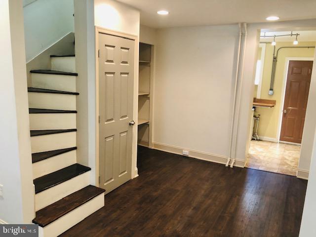 OLDE KENSINGTON - Residential Lease