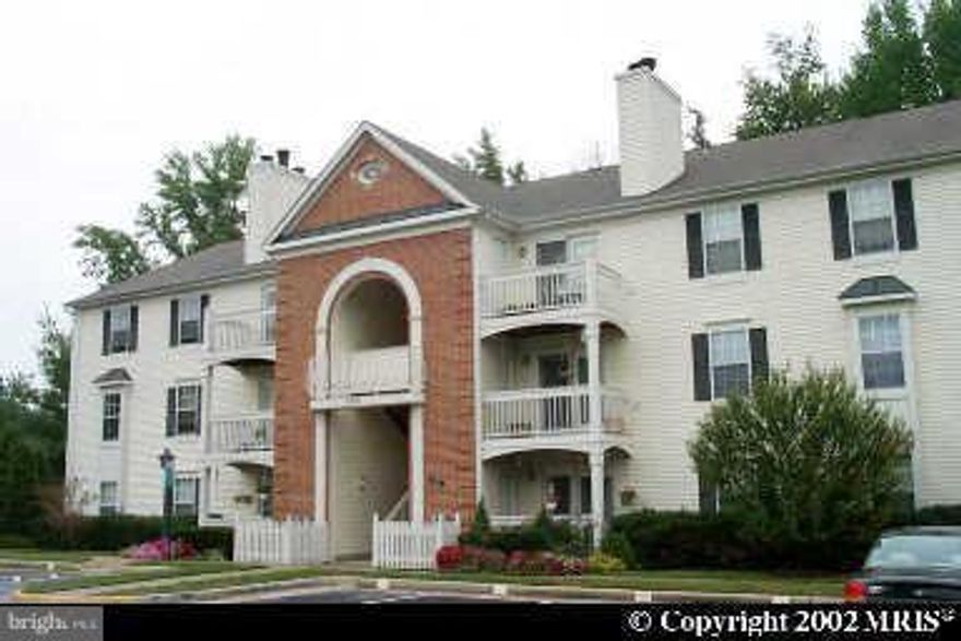 ** FOUR TONE PAINT JOB TOP TO BOTTOM ** CARPET TWO YEAR OLD ** WASHER AND DRYER ** VAULTED CEILINGS IN LIVING ROOM WITH FIREPLACE ** MOST APPLIANCES TWO YEARS OLD ** TWO BED ROOMS WITH TWO FULL BATH ROOMS ** CLOSE TO SHOPPING, PARKS, SCHOOLS AND FORT BELVOIR ** SHOWS GREAT ** GOOD CREDIT ONLY !!