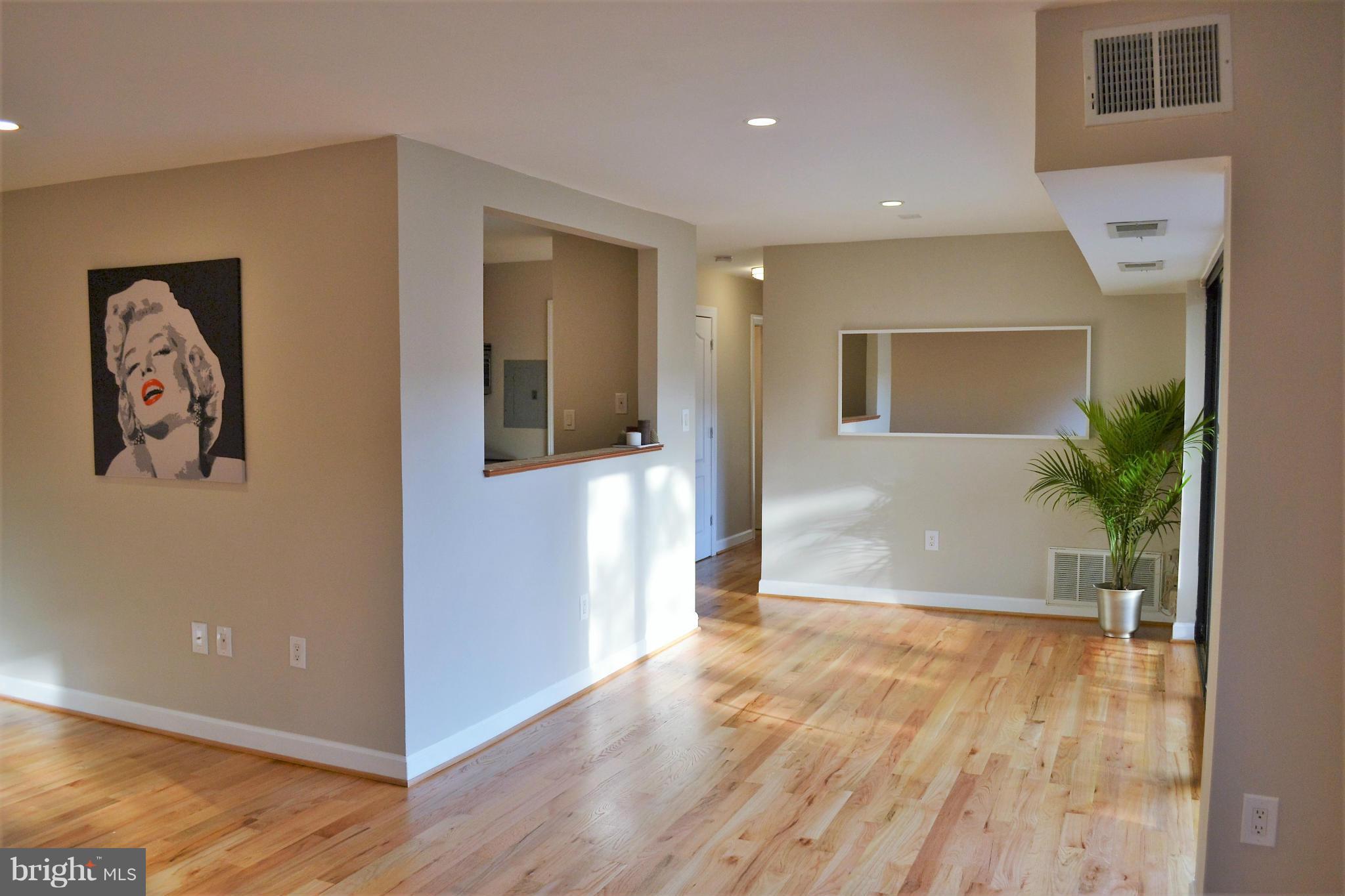 ONE OF A KIND !!! 2 BEDROOM 1 FULL BATHROOM !!! EXQUISITE DESIGN !! QUALITY CRAFTSMANSHIP NEW MODERN KITCHEN w/SS APPLIANCES, NICE BACKSPLASH, T NEW FAUCET, HARDWOOD FLOORING, RESET LIGHTS, NICE BATHROOM , HIGH BASEBOARDS THROUGH OUT, MOVING READY ,LOW CONDO FEE.
