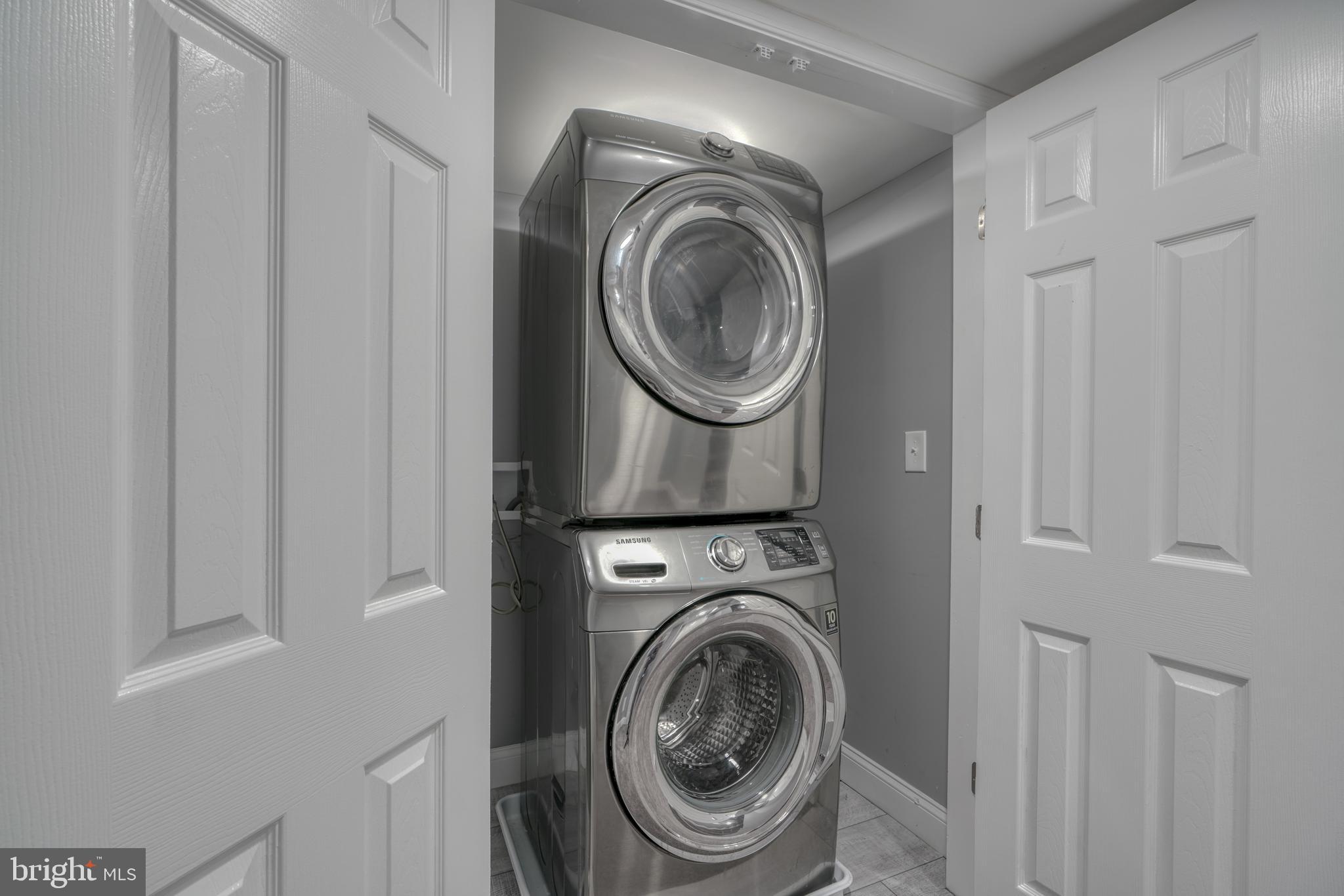 WINDSOR HILLS - Residential