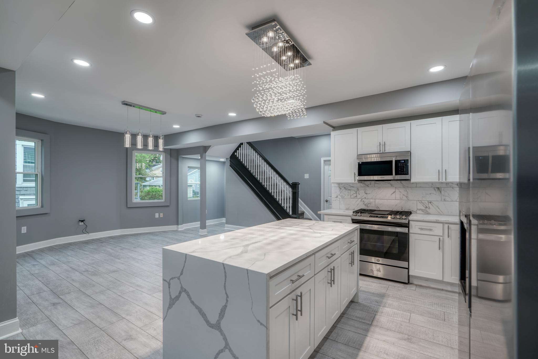 WINDSOR HILLS - Residential