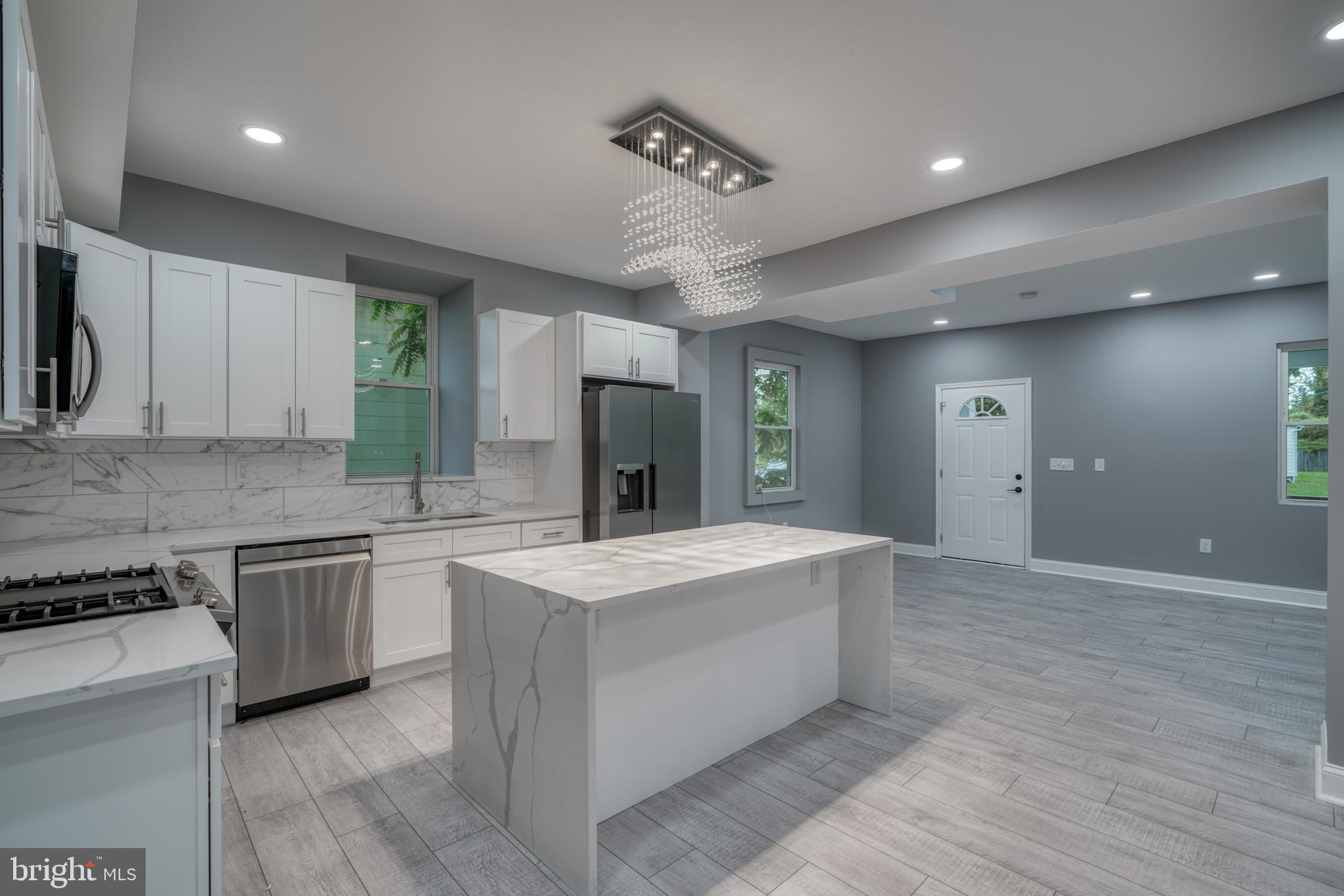 WINDSOR HILLS - Residential