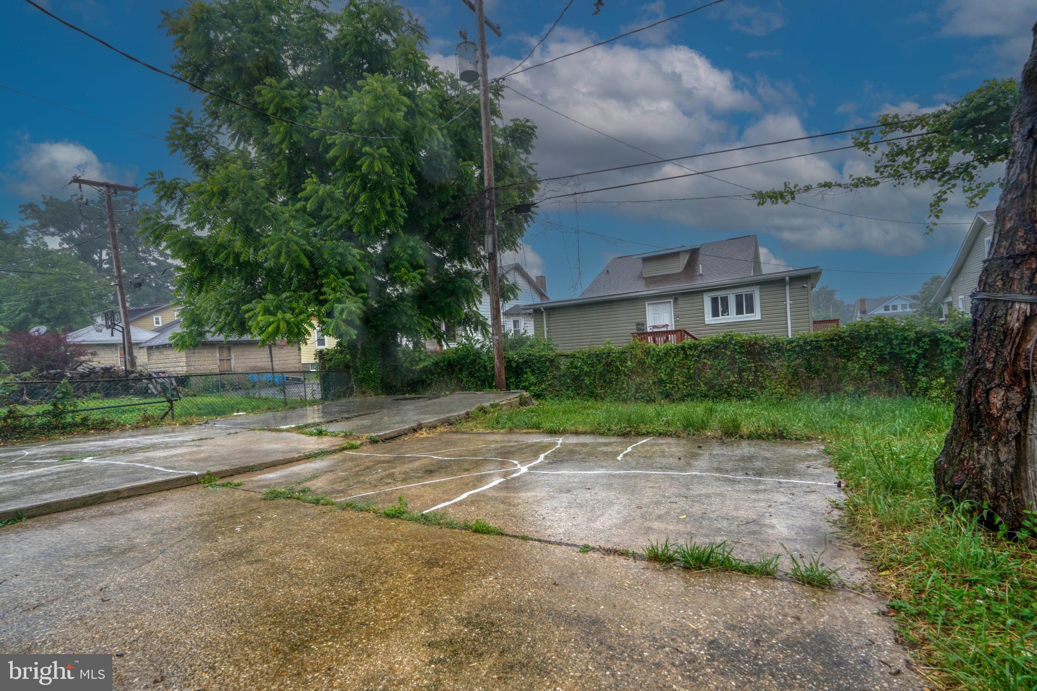 WINDSOR HILLS - Residential