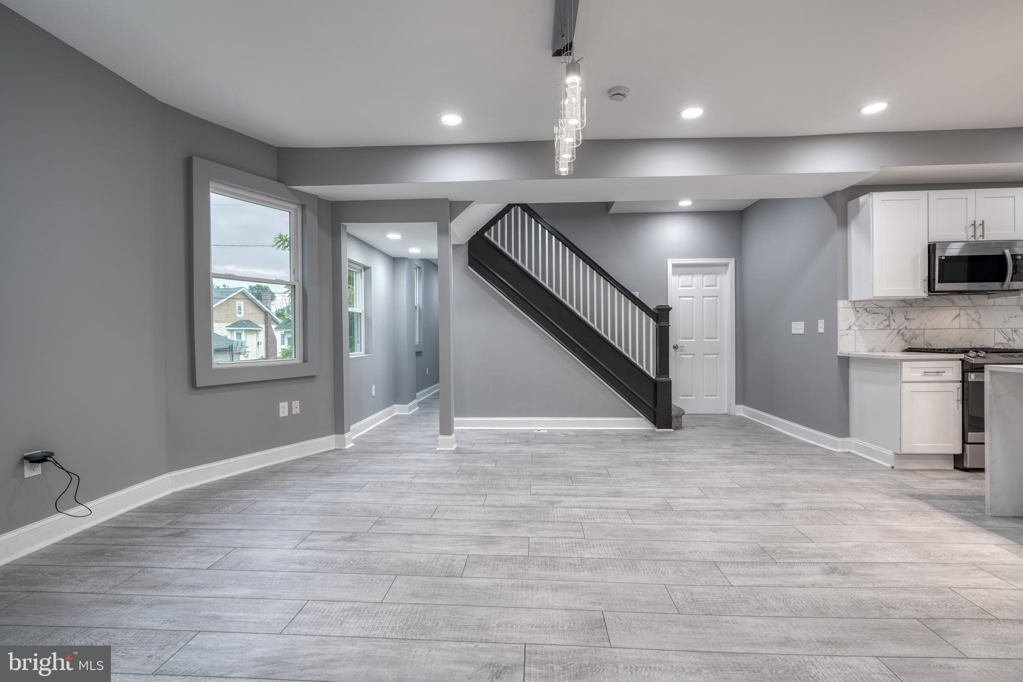 WINDSOR HILLS - Residential