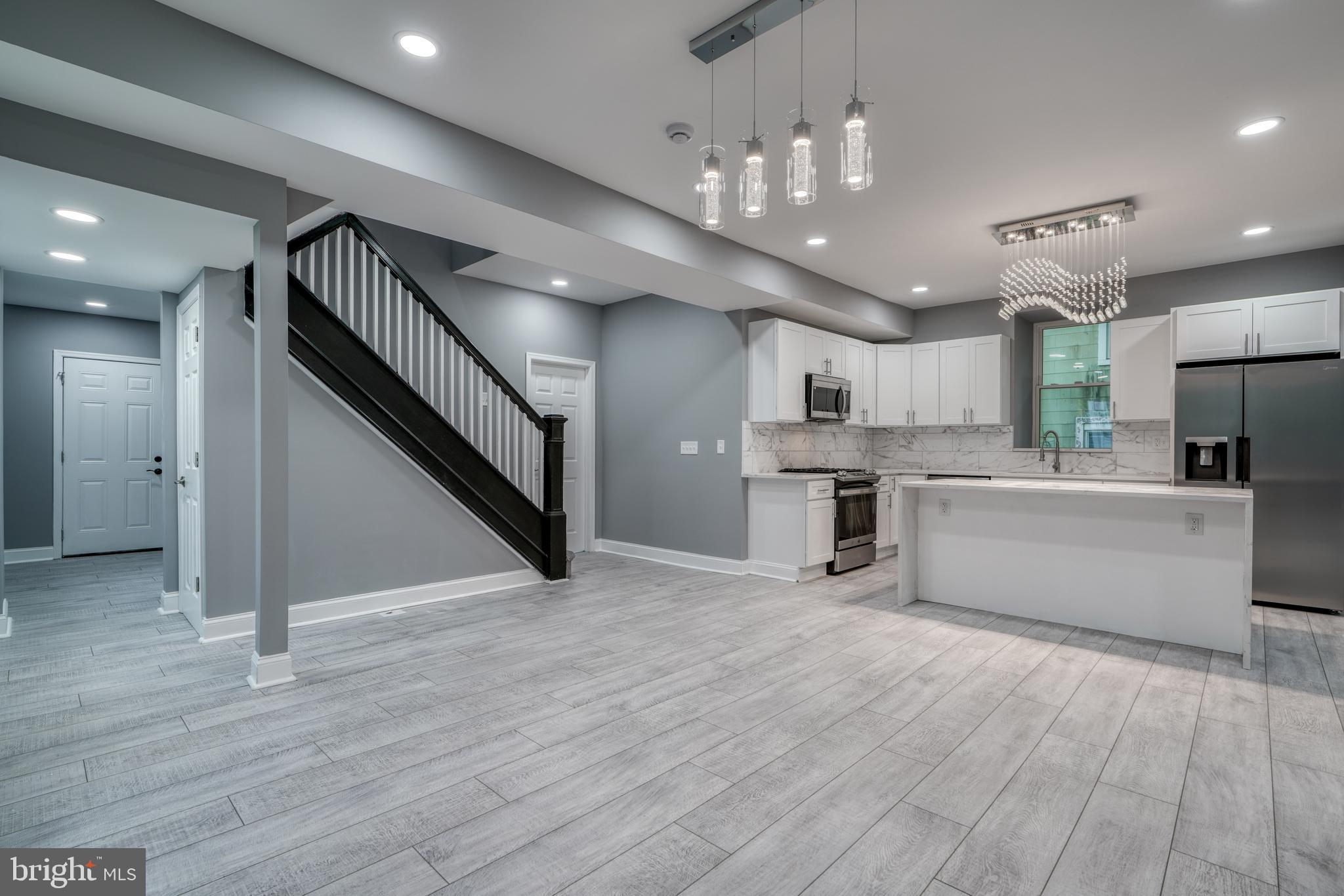 WINDSOR HILLS - Residential