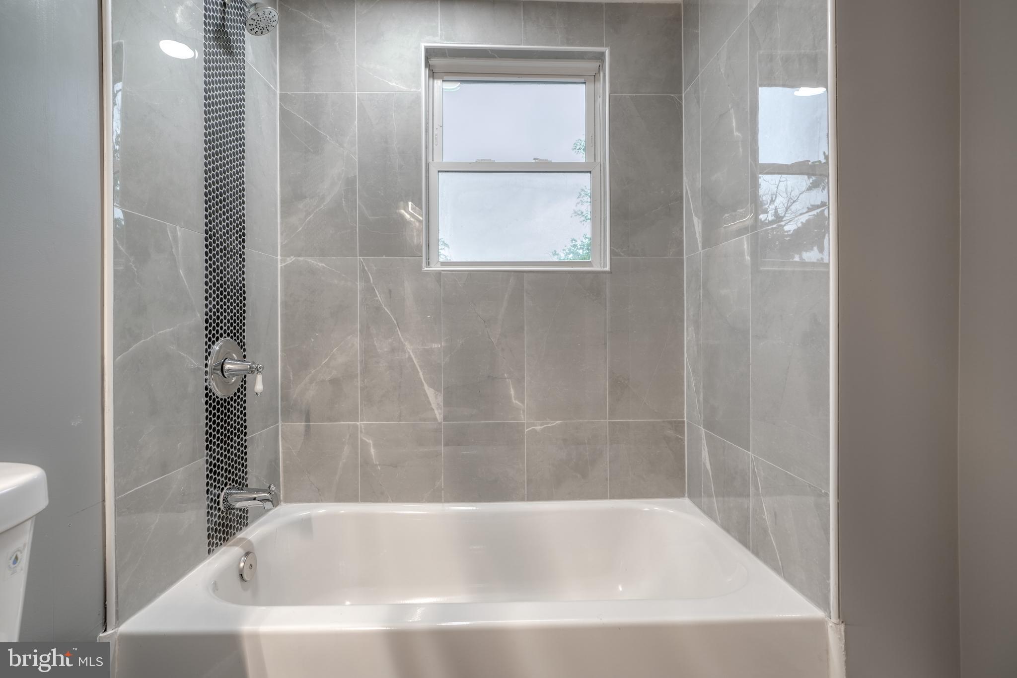 WINDSOR HILLS - Residential