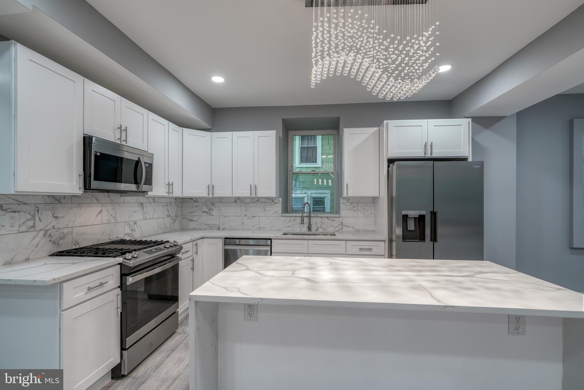 WINDSOR HILLS - Residential