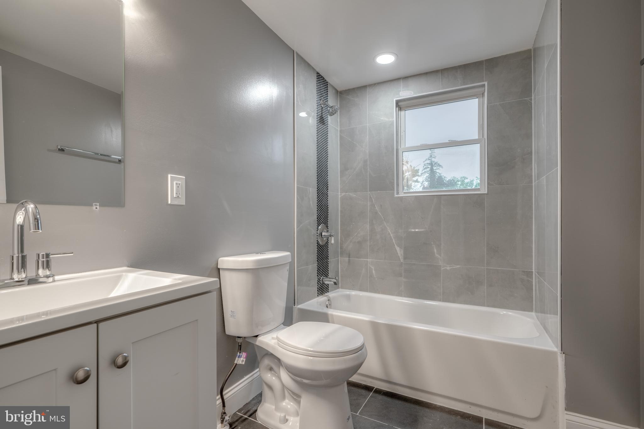 WINDSOR HILLS - Residential