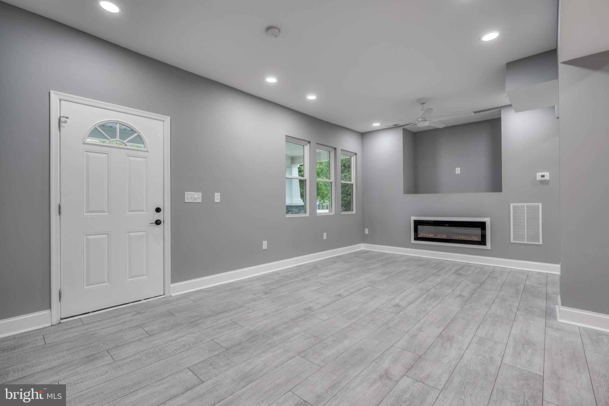 WINDSOR HILLS - Residential