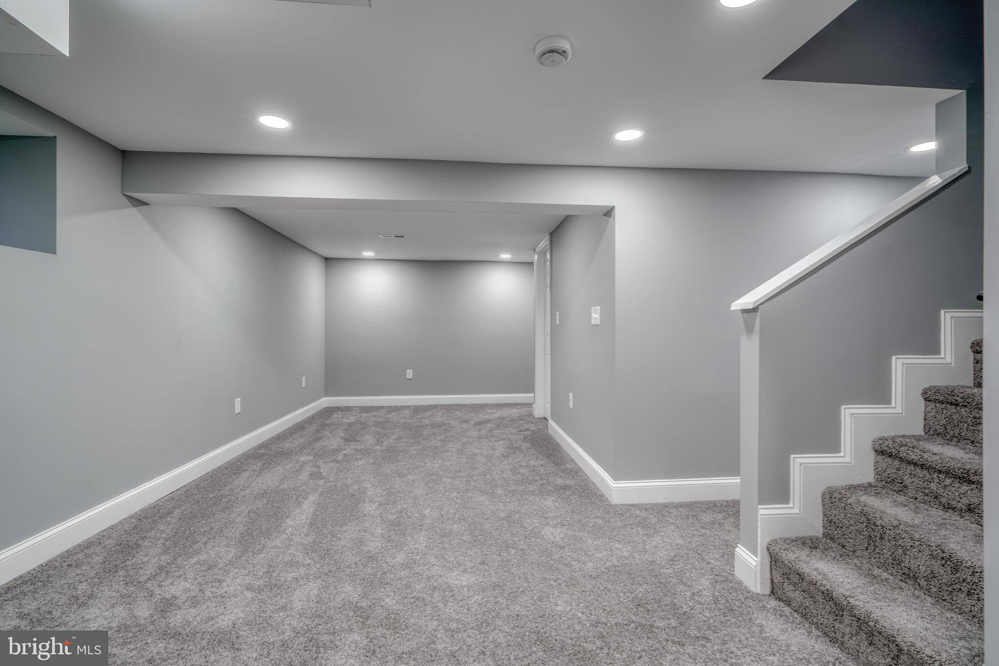 WINDSOR HILLS - Residential