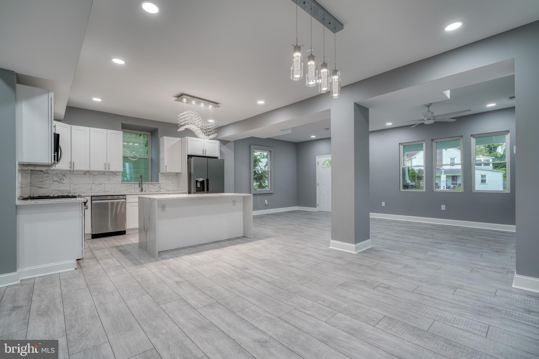 WINDSOR HILLS - Residential