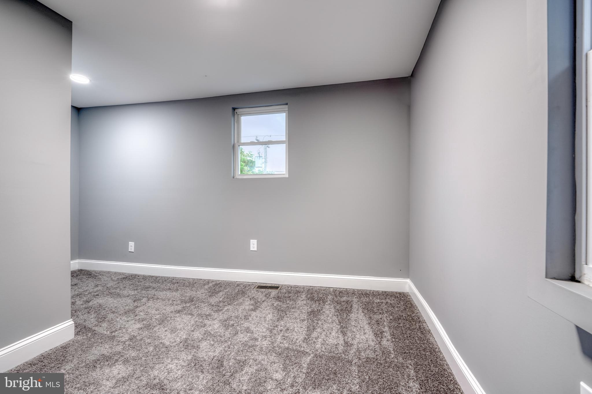 WINDSOR HILLS - Residential