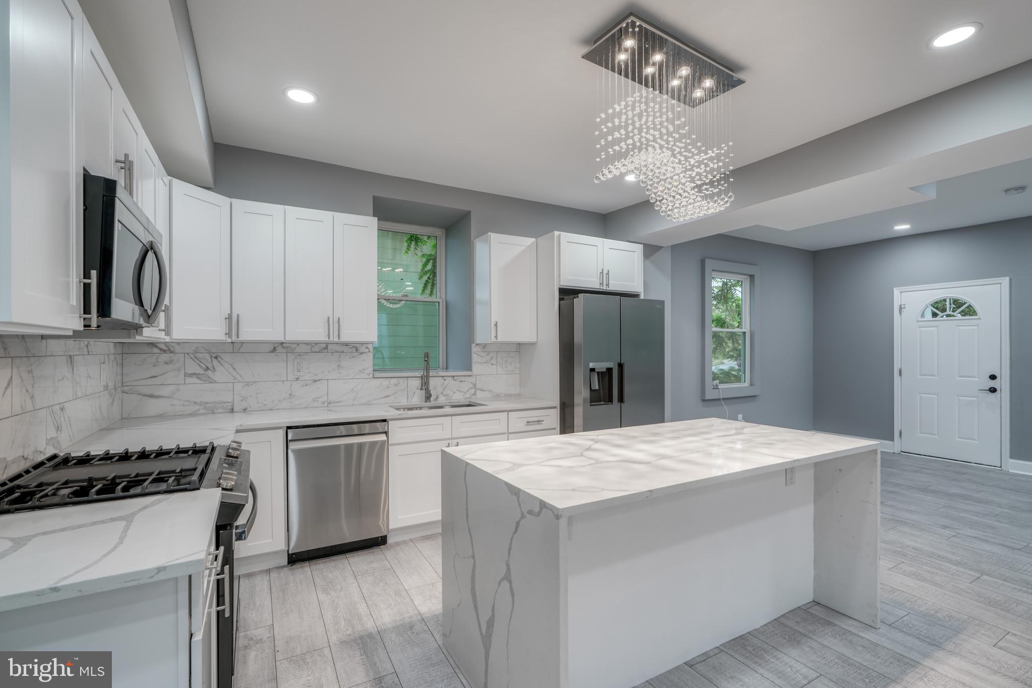 WINDSOR HILLS - Residential