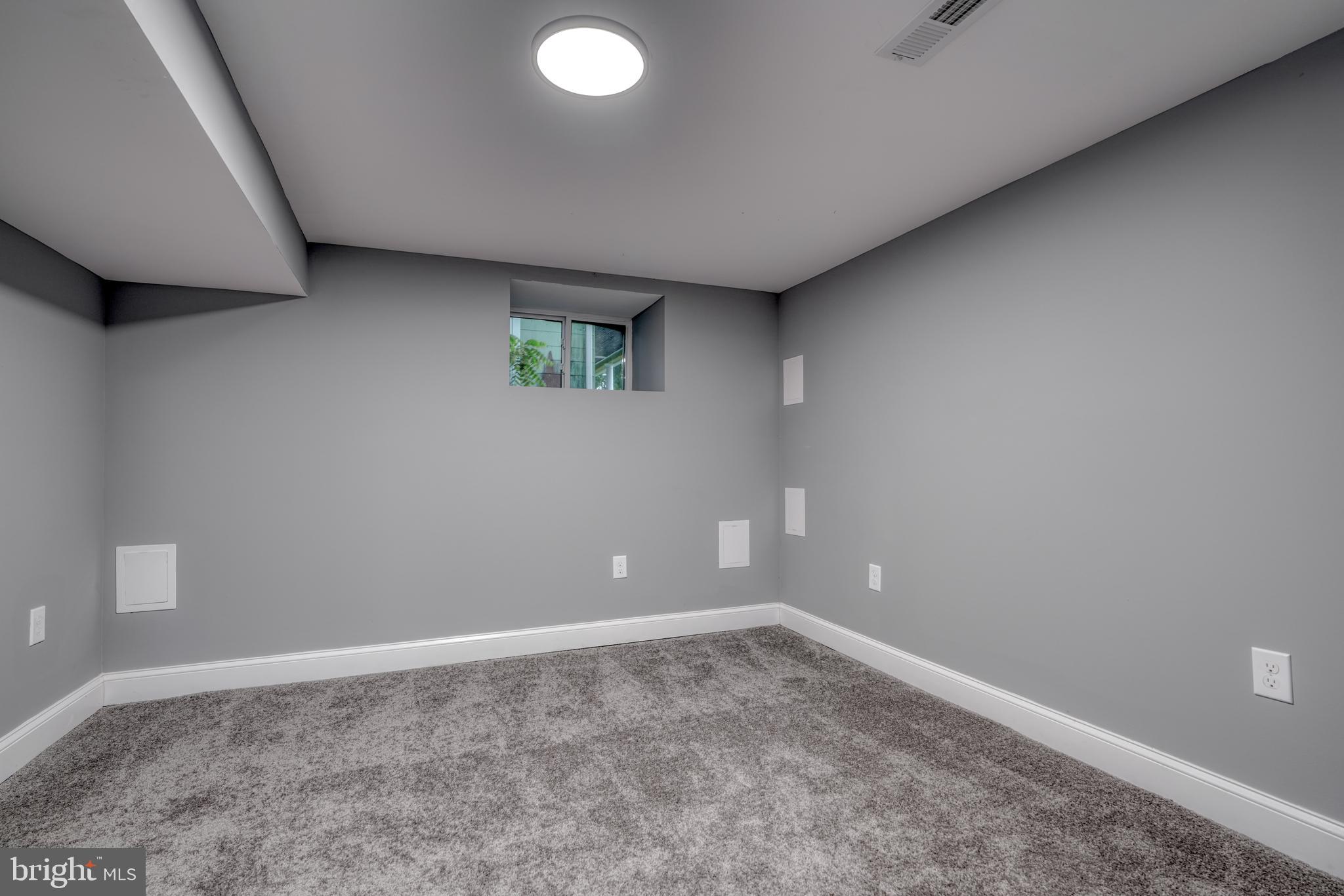 WINDSOR HILLS - Residential