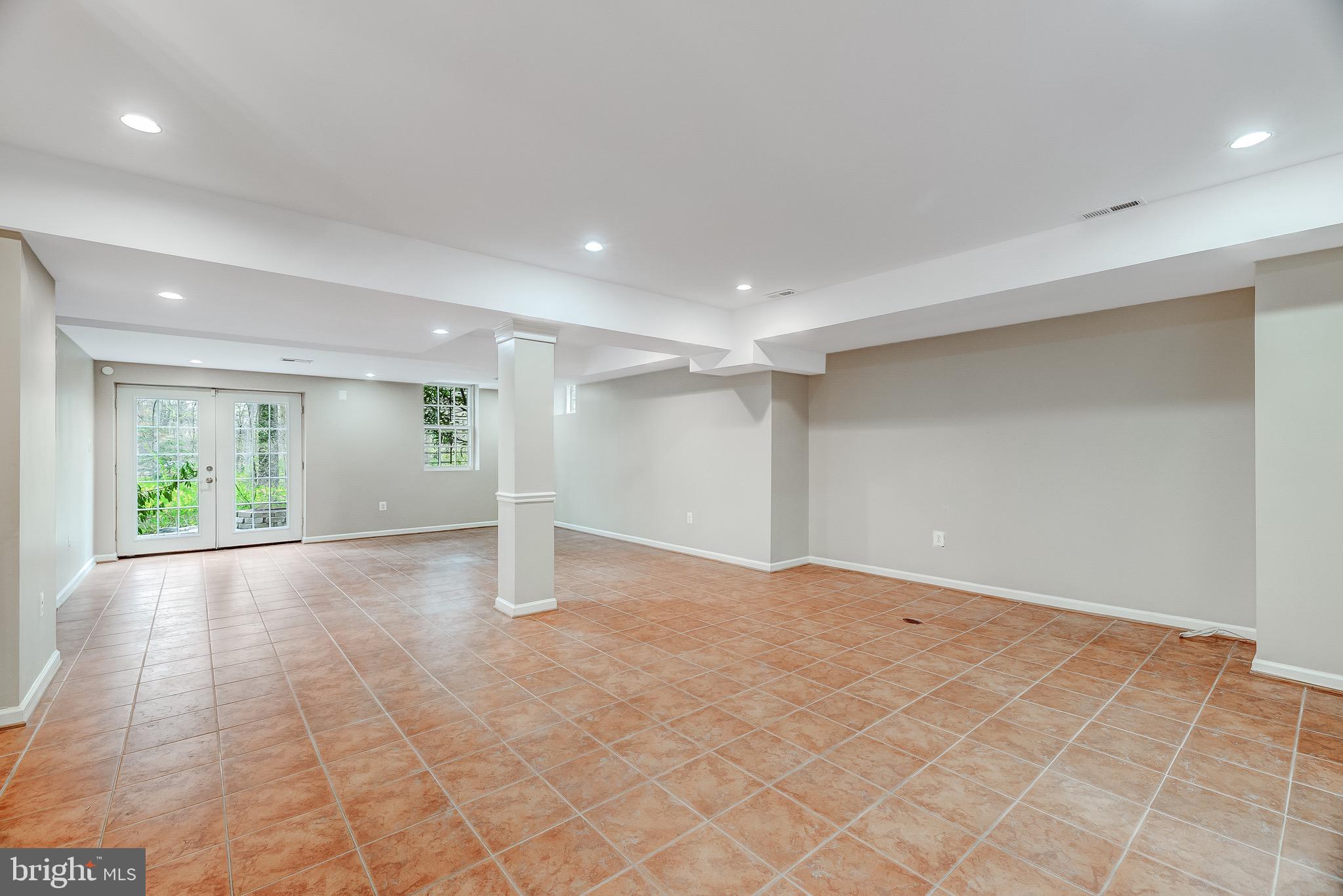 CEDARS OF MC LEAN - Residential