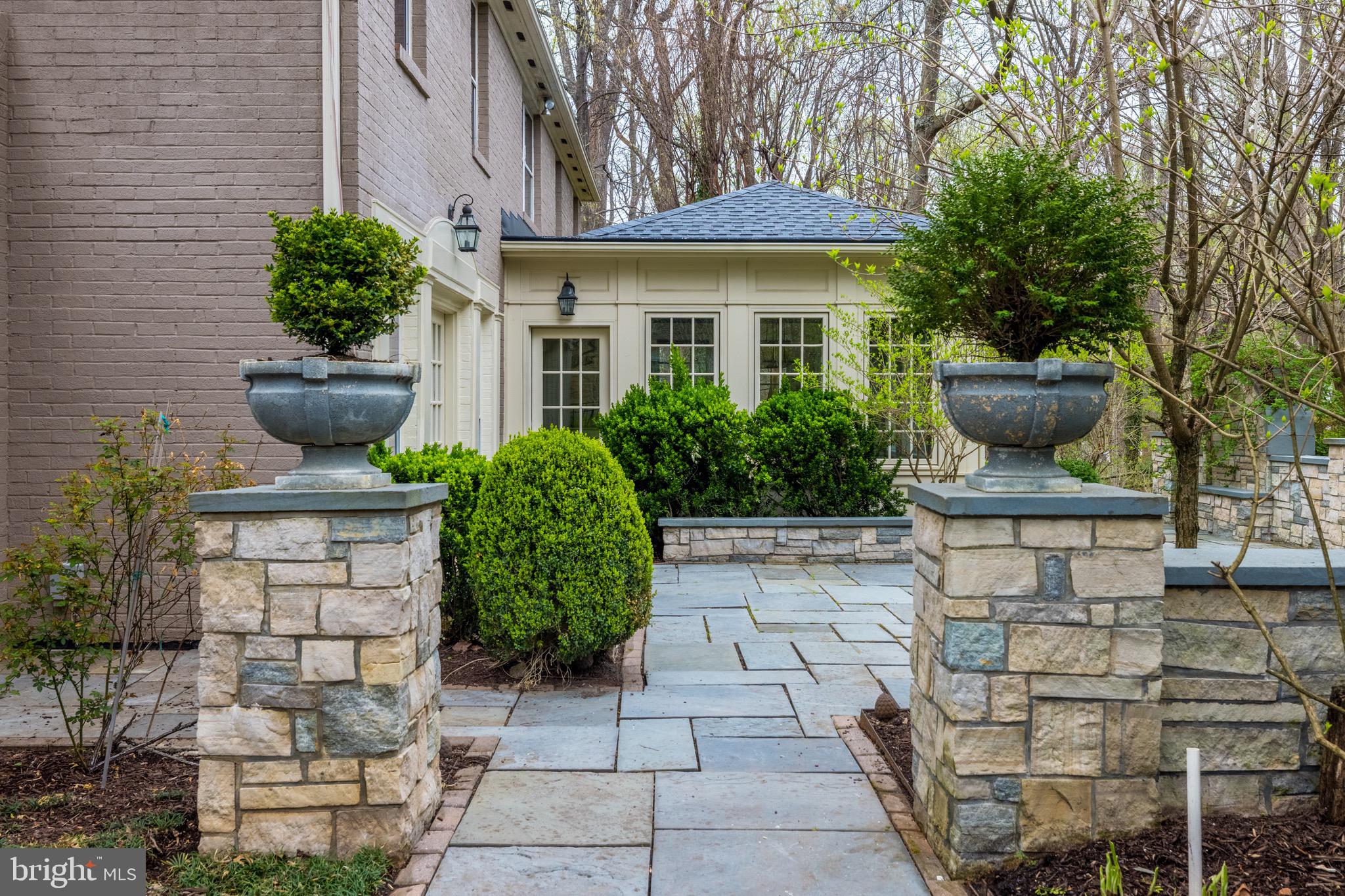 CEDARS OF MC LEAN - Residential