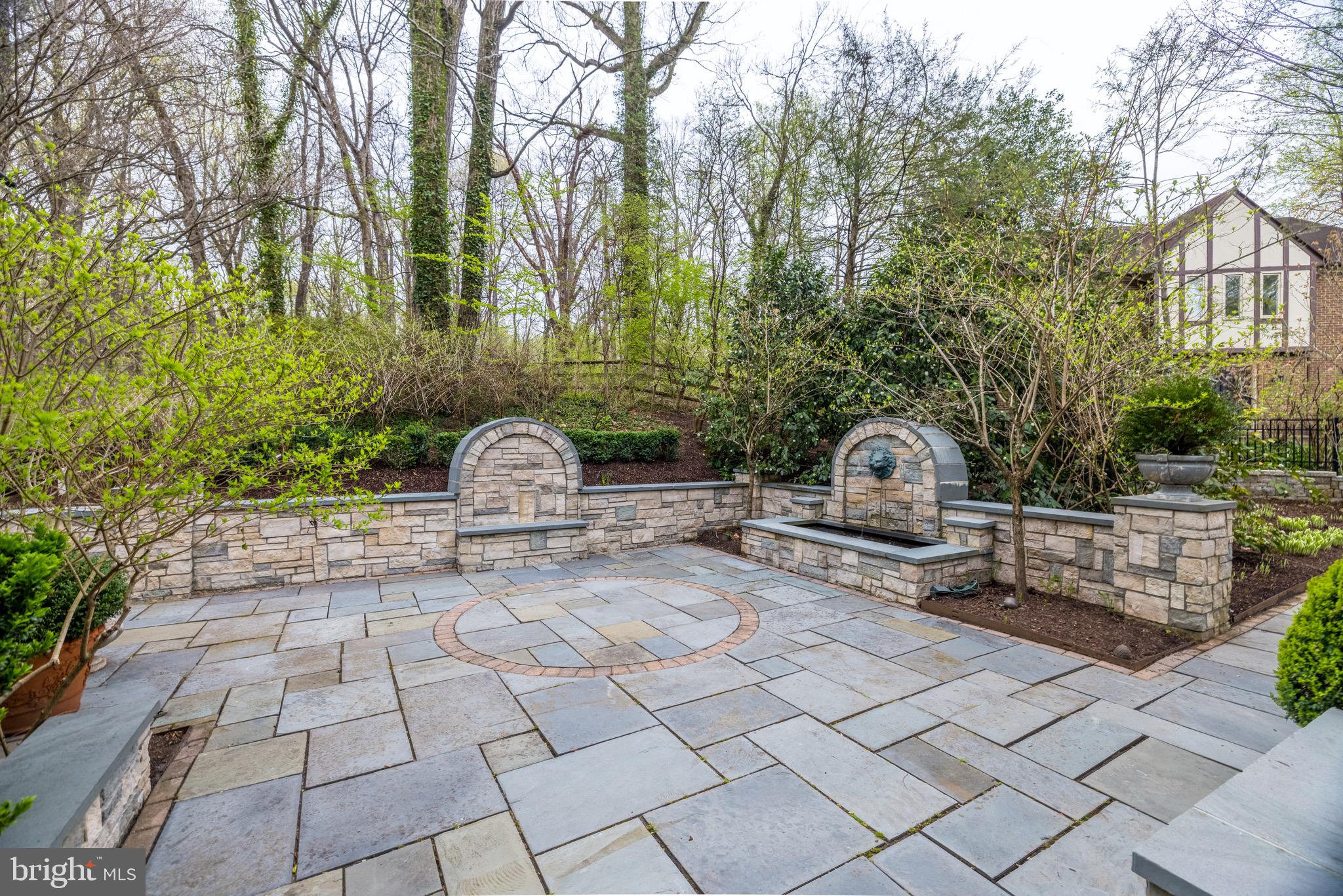 CEDARS OF MC LEAN - Residential