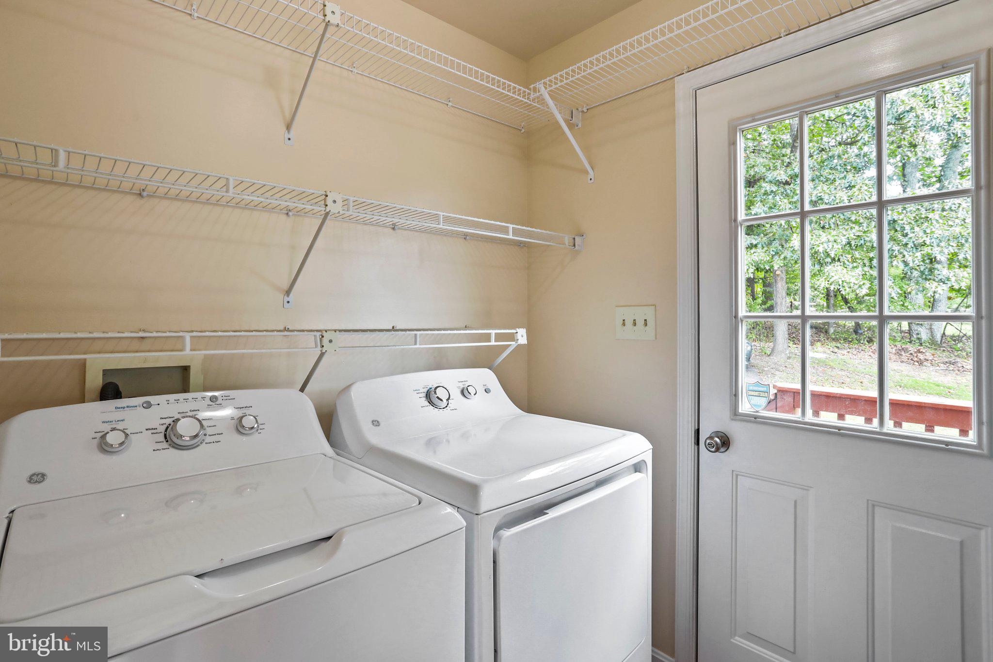 PINE CONE - Residential