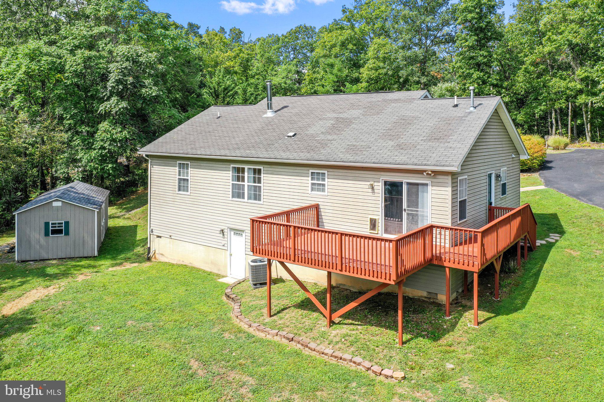 PINE CONE - Residential