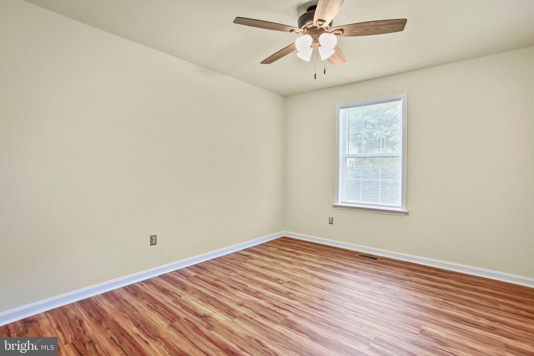 PINE CONE - Residential