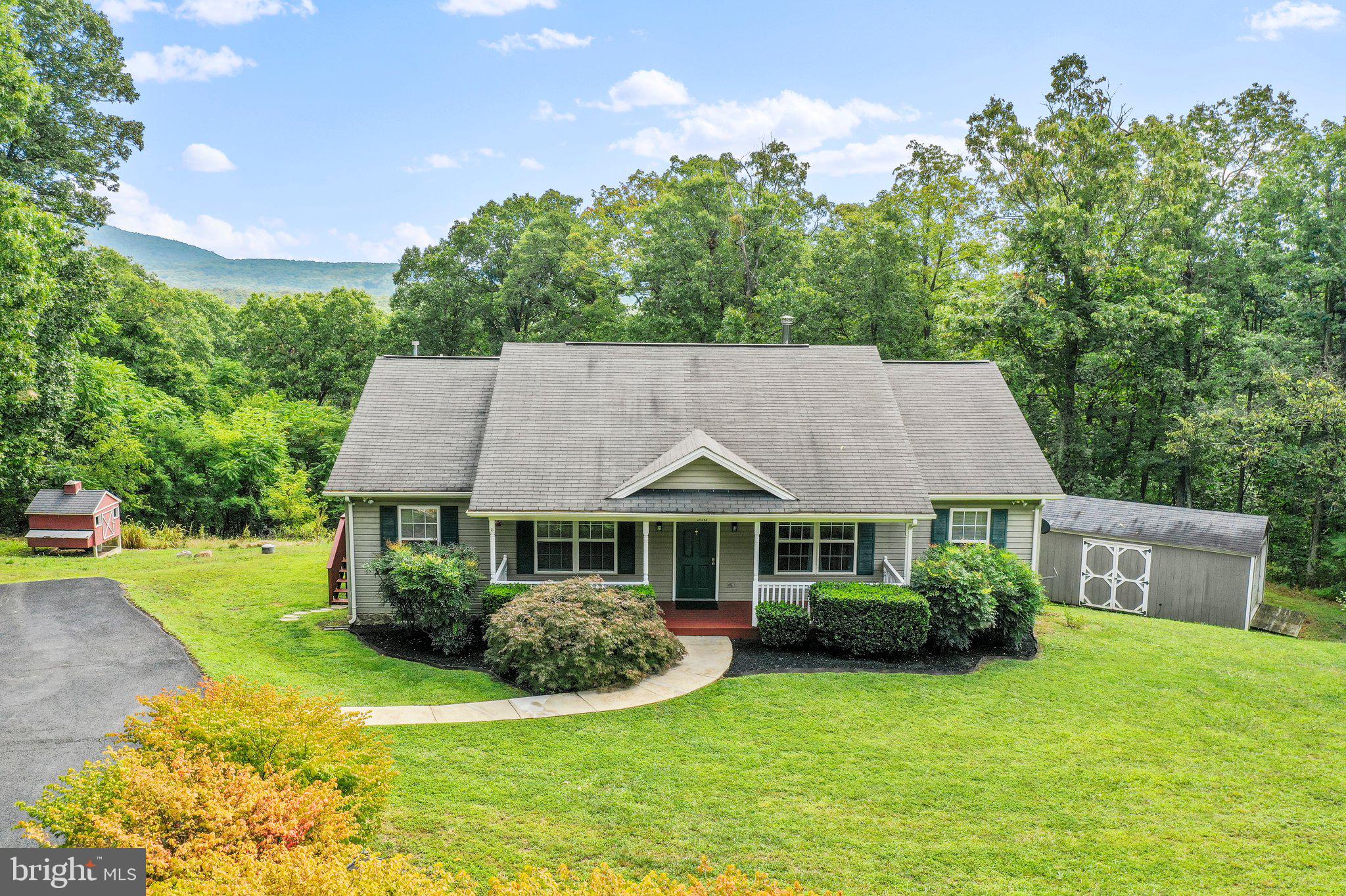 PINE CONE - Residential