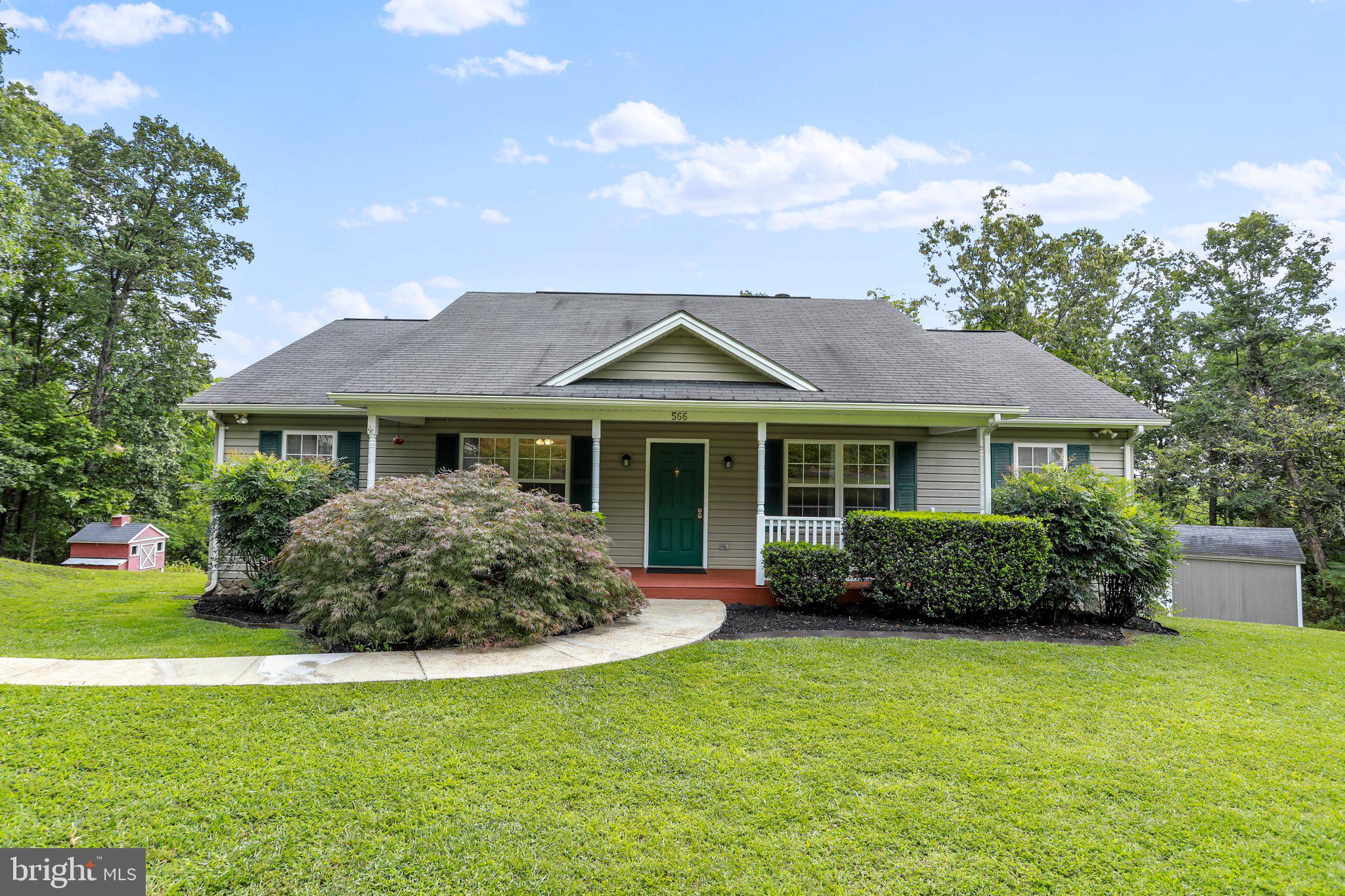 PINE CONE - Residential
