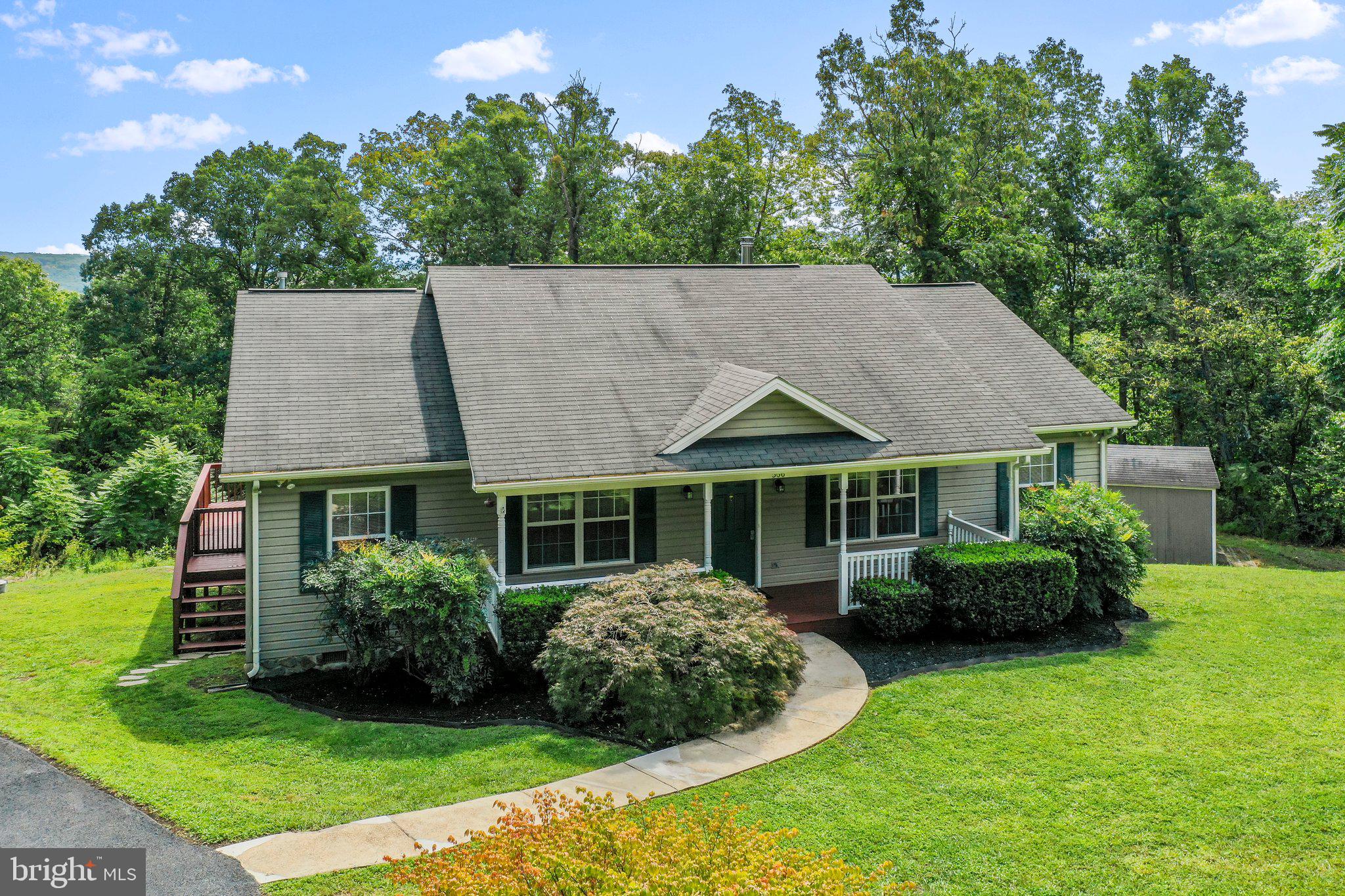 PINE CONE - Residential