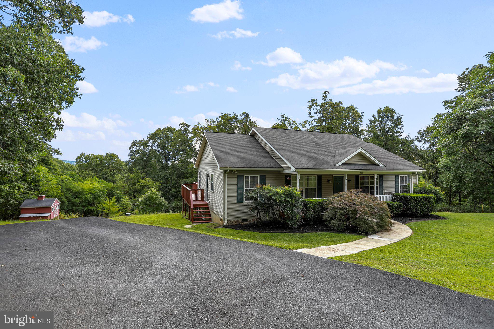 PINE CONE - Residential