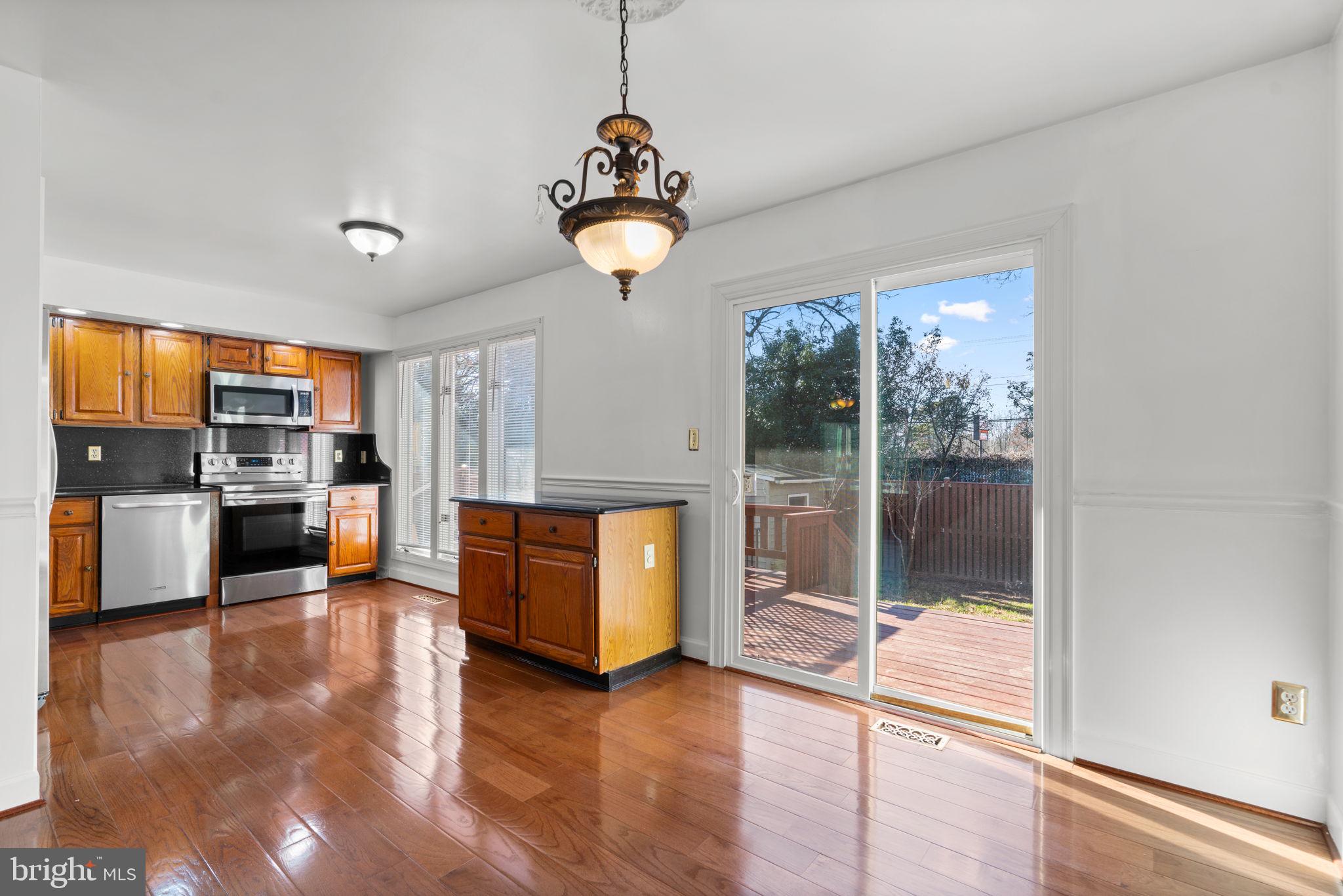 SEVEN OAKS - Residential