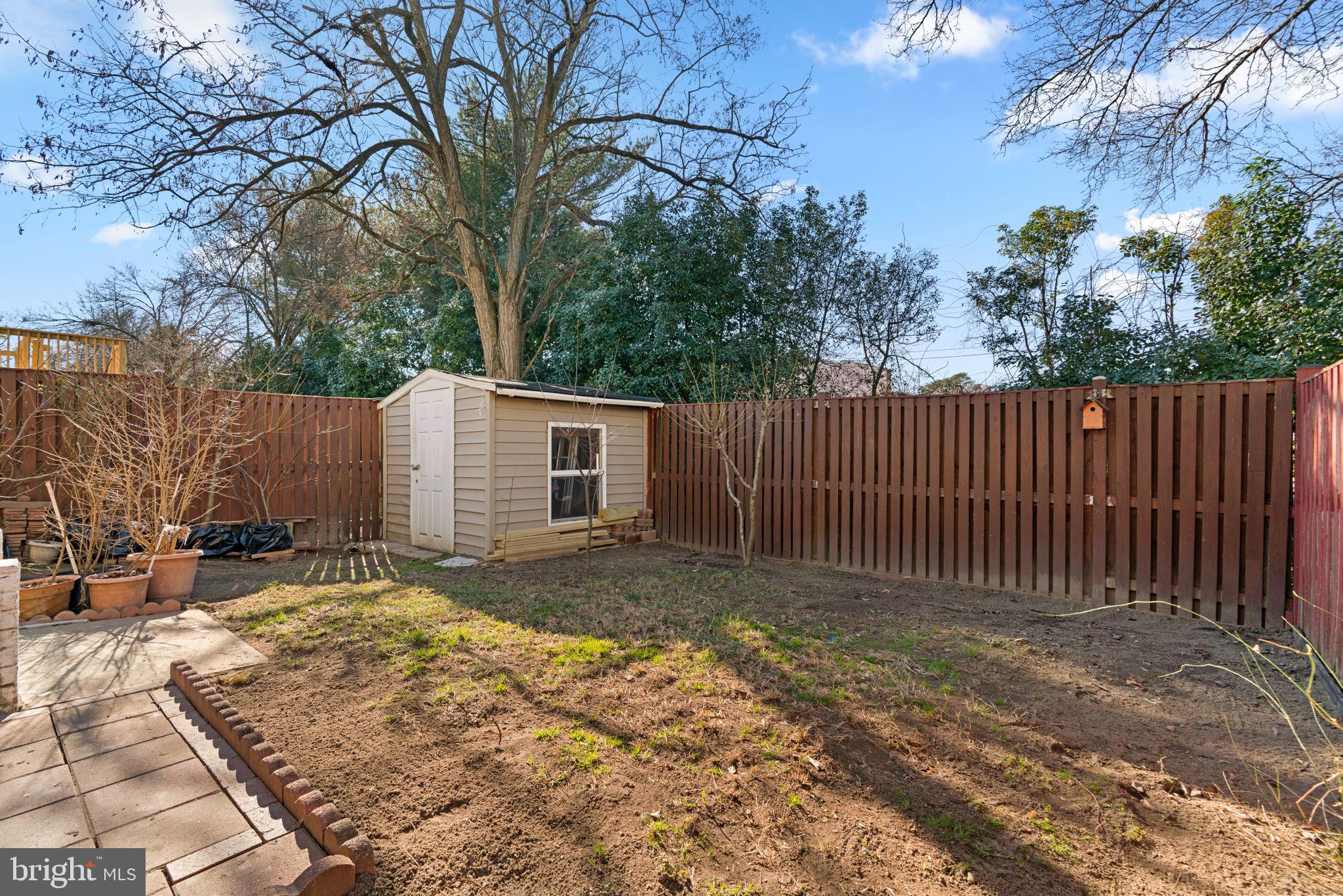 SEVEN OAKS - Residential