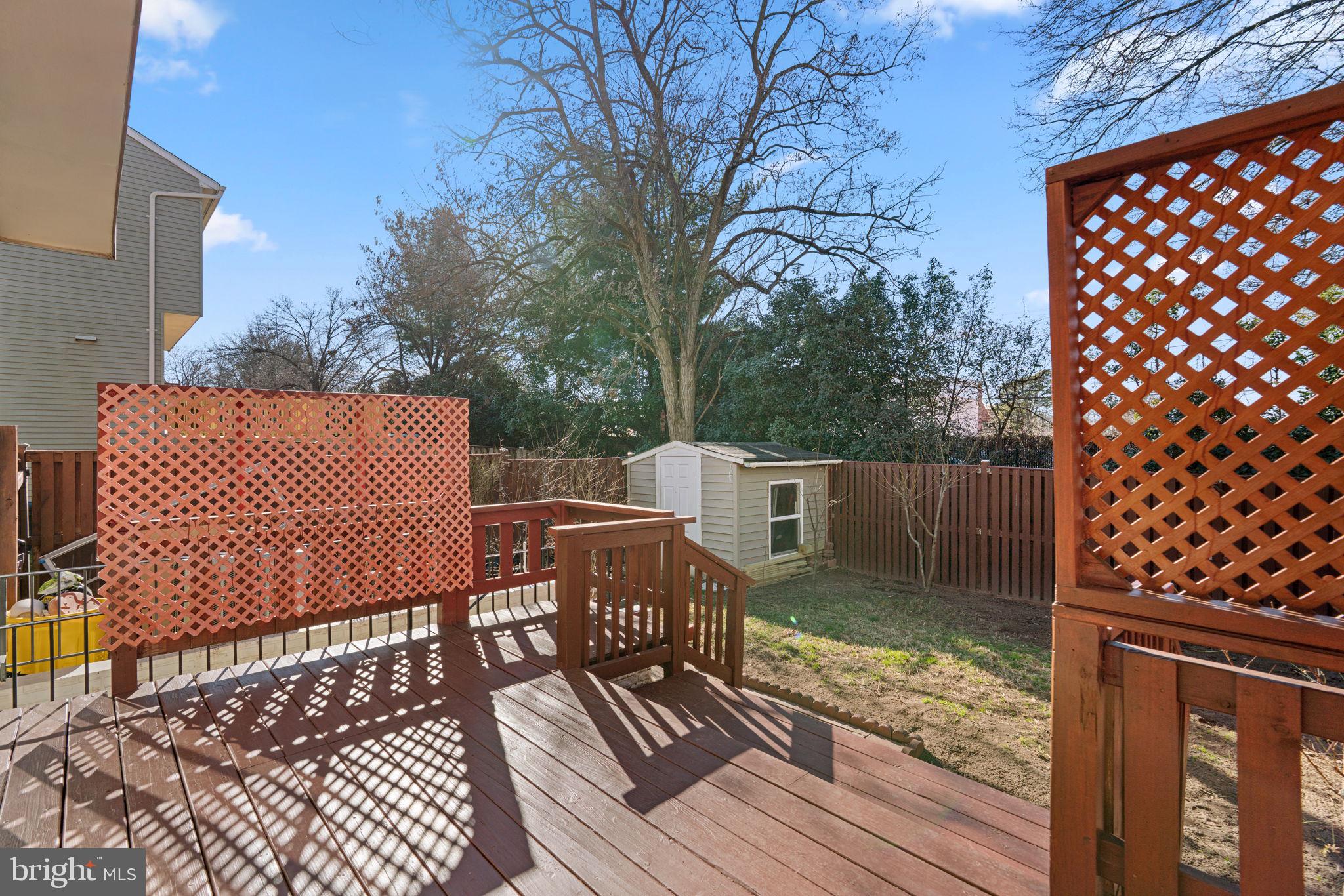 SEVEN OAKS - Residential