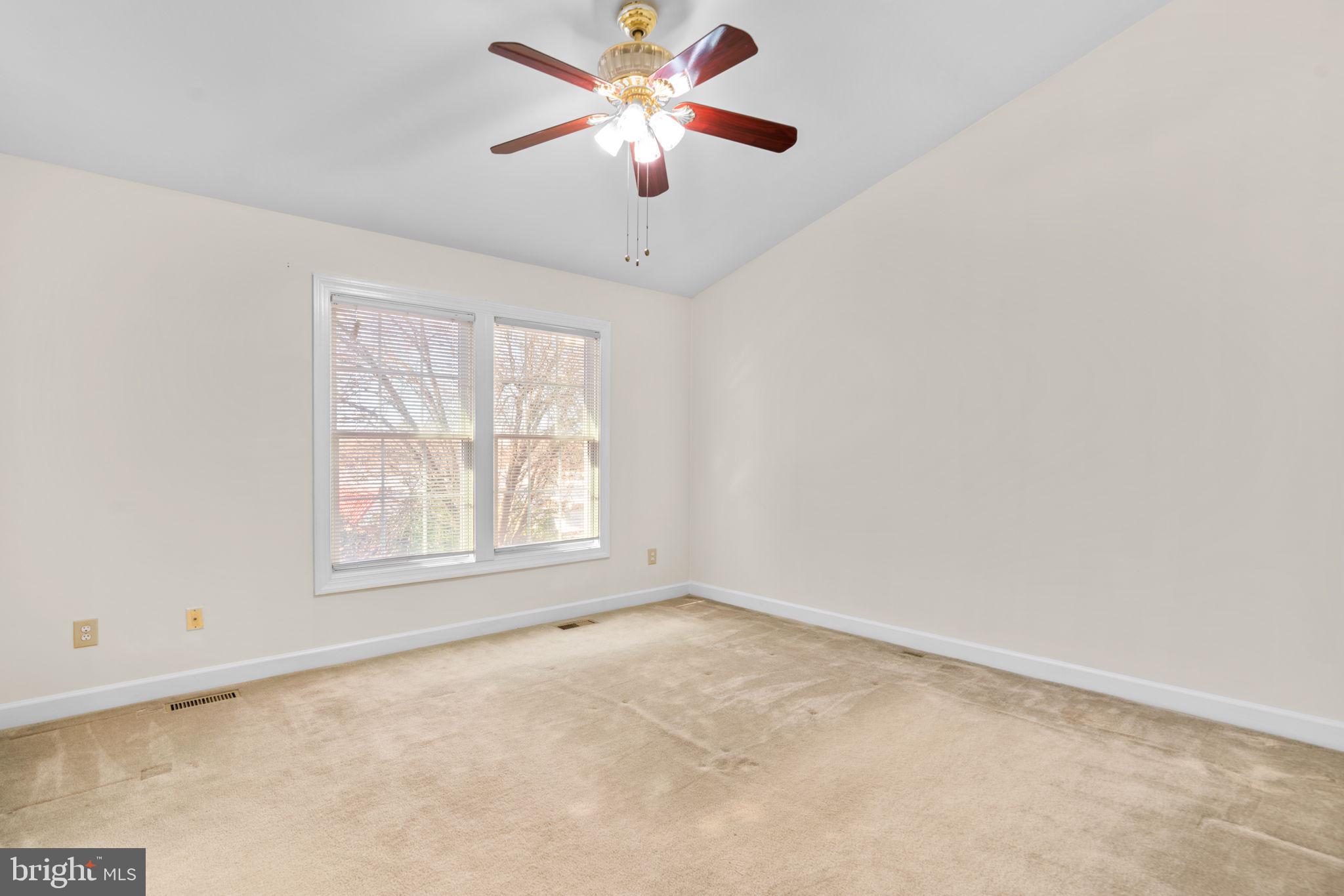 SEVEN OAKS - Residential