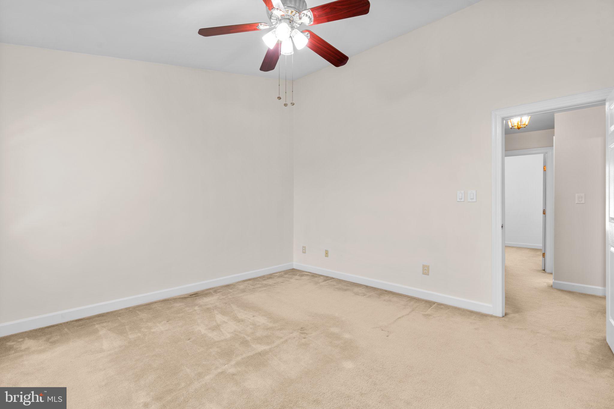 SEVEN OAKS - Residential