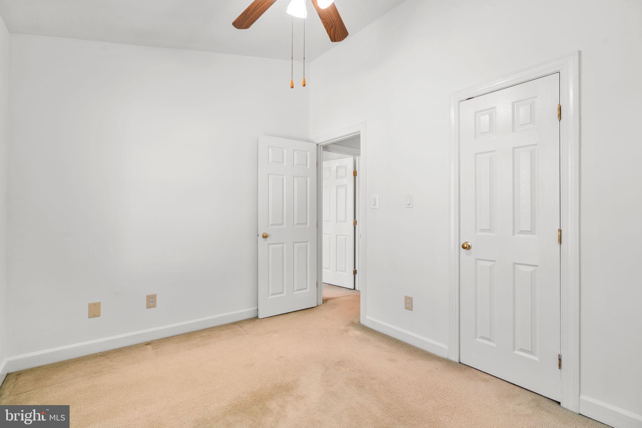 SEVEN OAKS - Residential