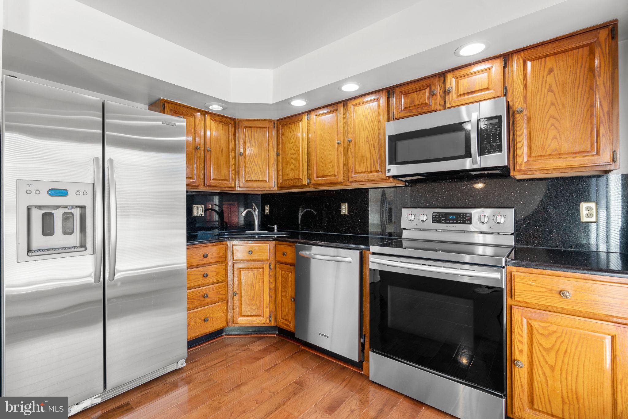 SEVEN OAKS - Residential