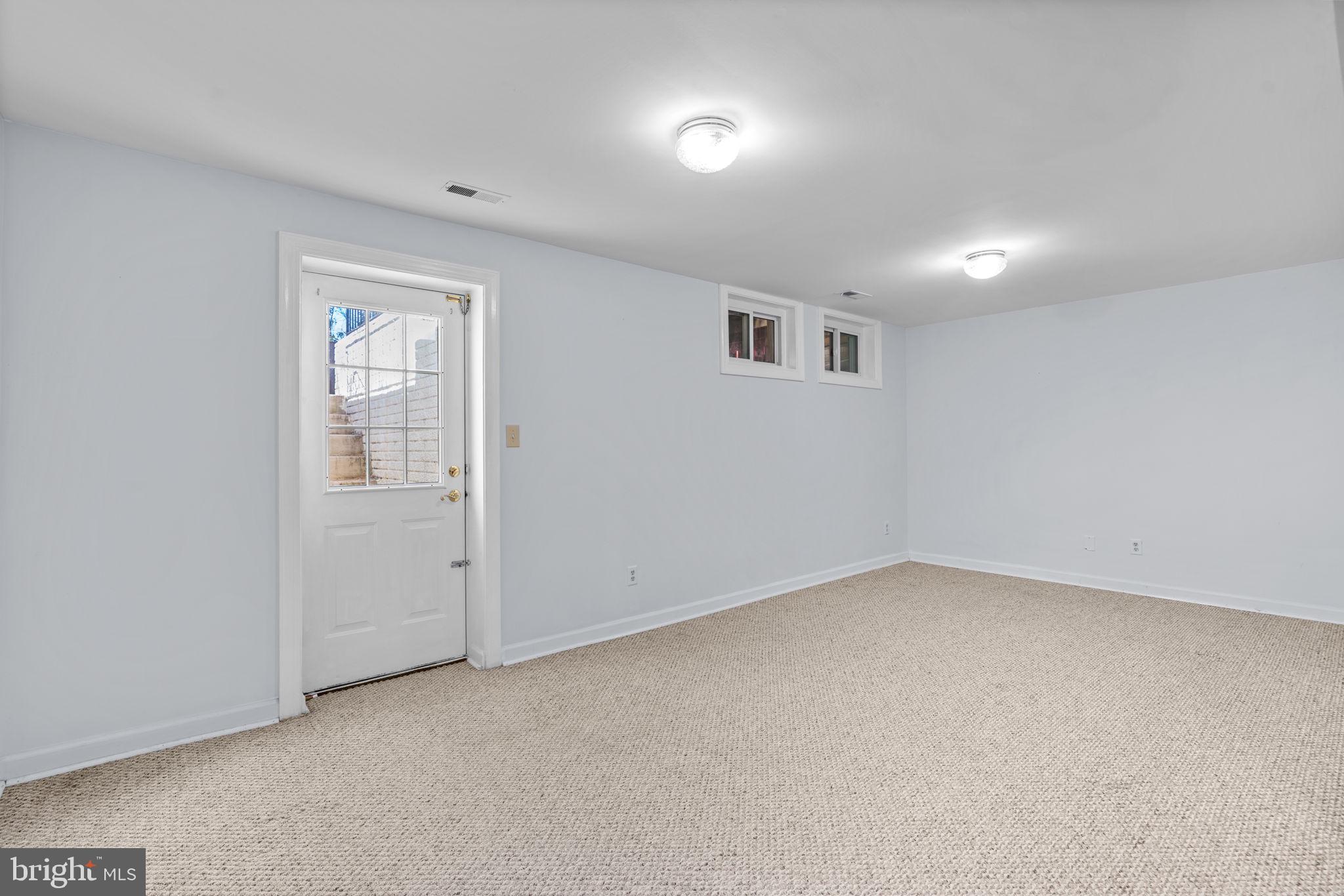 SEVEN OAKS - Residential