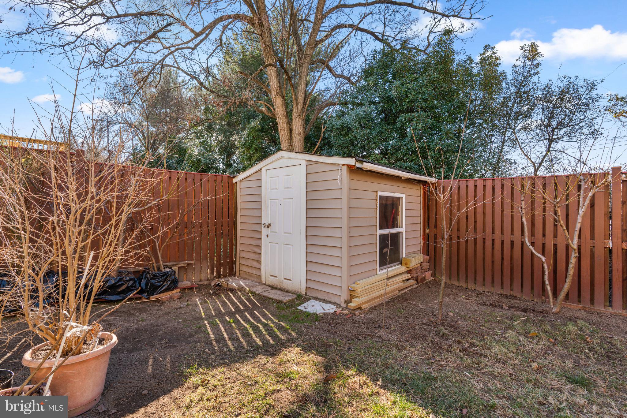 SEVEN OAKS - Residential